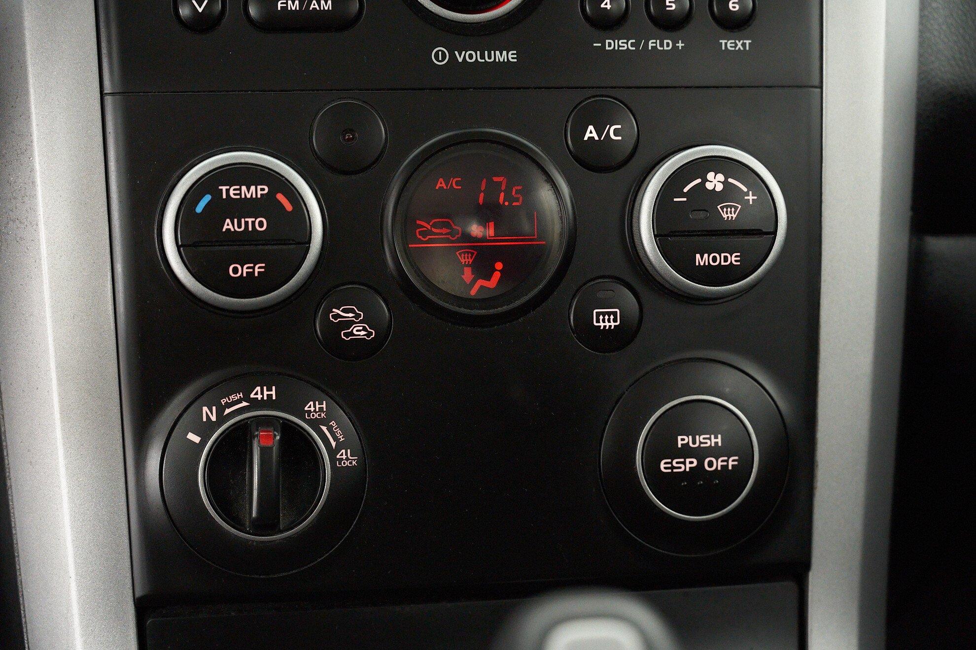 Suzuki Grand Vitara 2011, серебряный