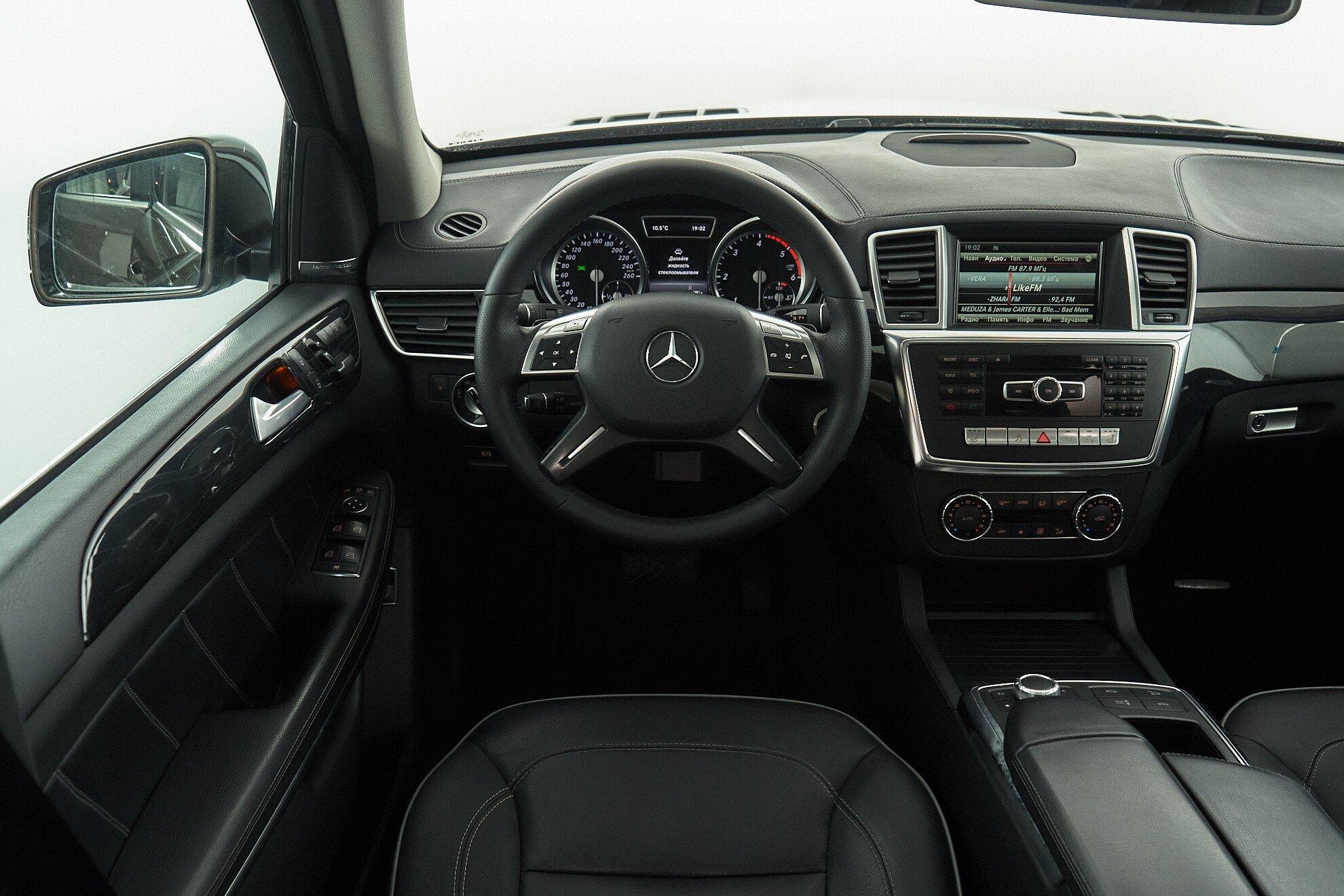 Mercedes-Benz GL-Класс 2015, коричневый