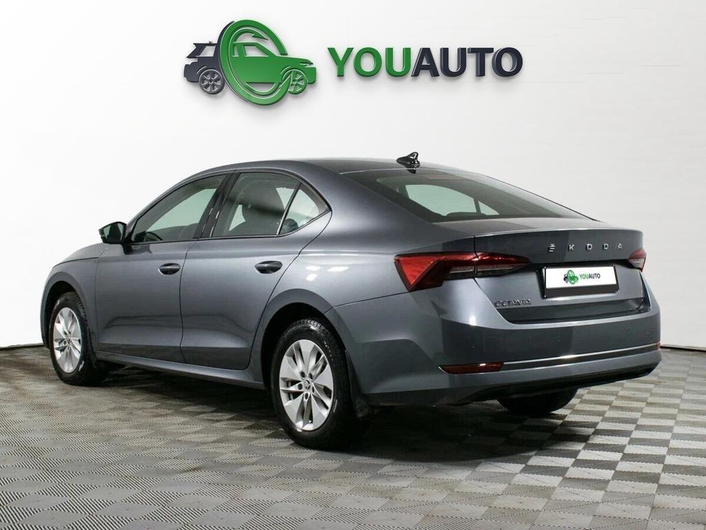 Skoda Octavia 2022, серый