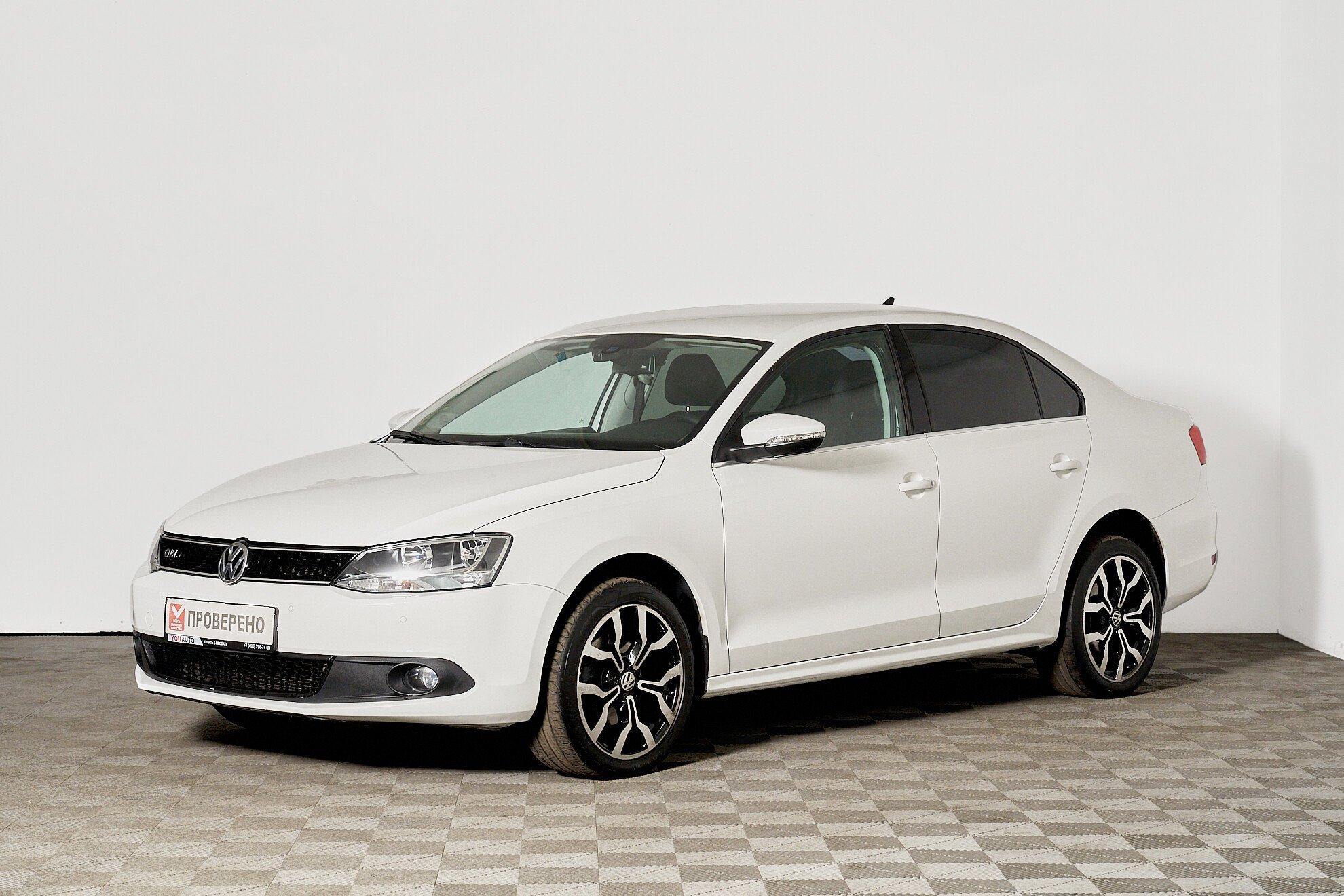 Volkswagen Jetta 2011, белый