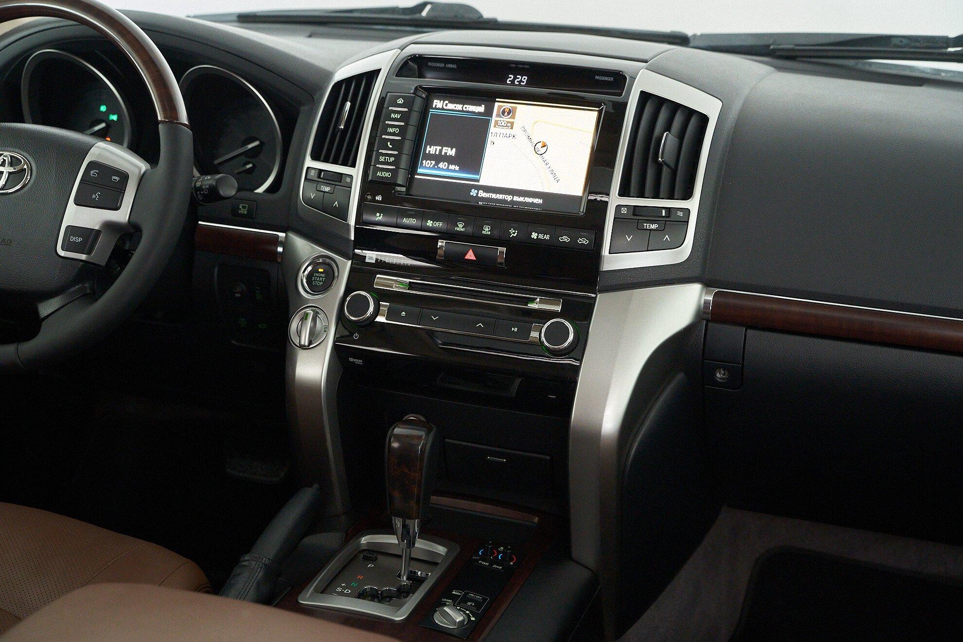 Toyota Land Cruiser 2014, черный