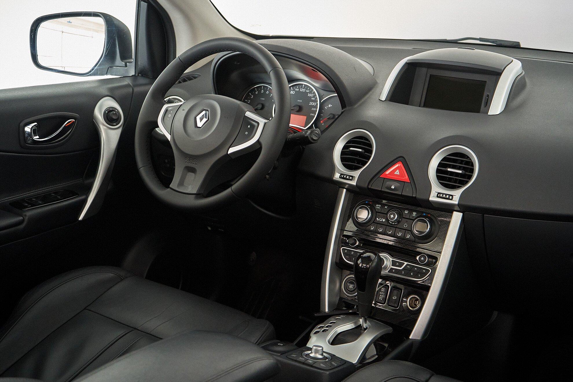 Renault Koleos 2011, белый