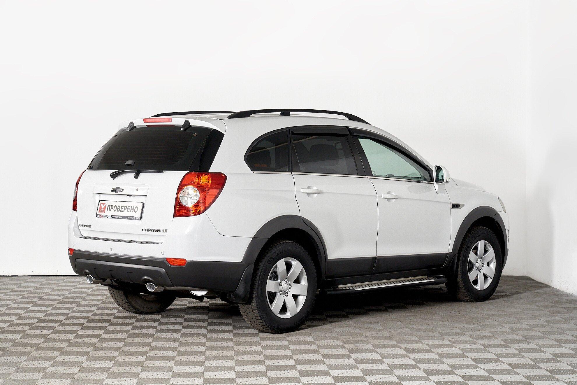 Chevrolet Captiva 2013, белый