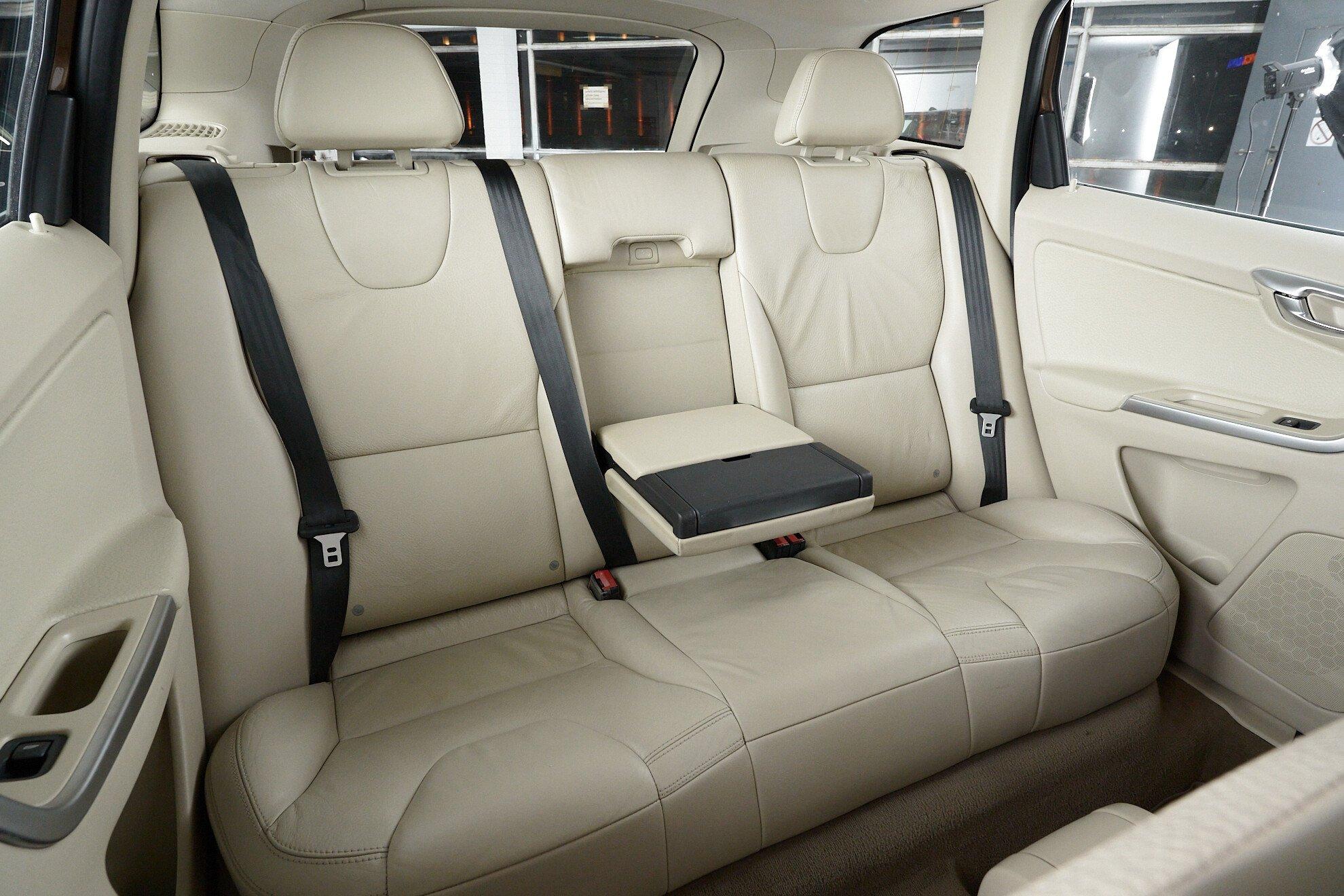 Volvo XC60 2010, коричневый
