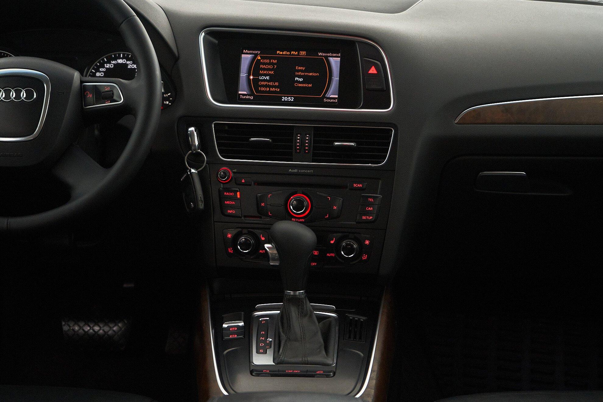 Audi Q5 2008, серый