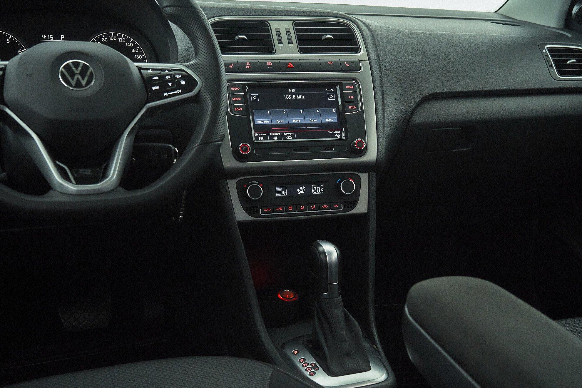 Volkswagen Polo 2019, серебряный