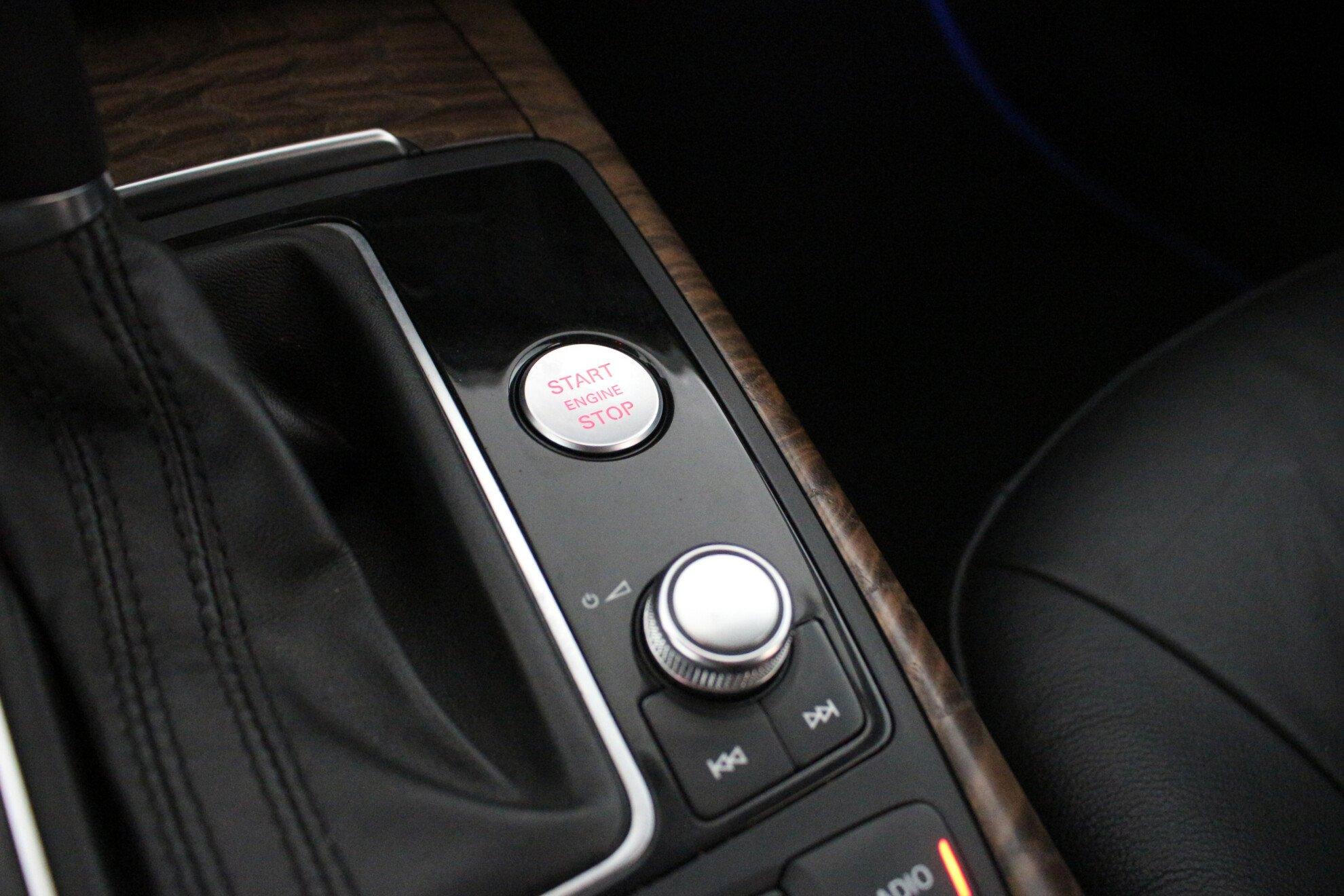 Audi A7 2012, черный