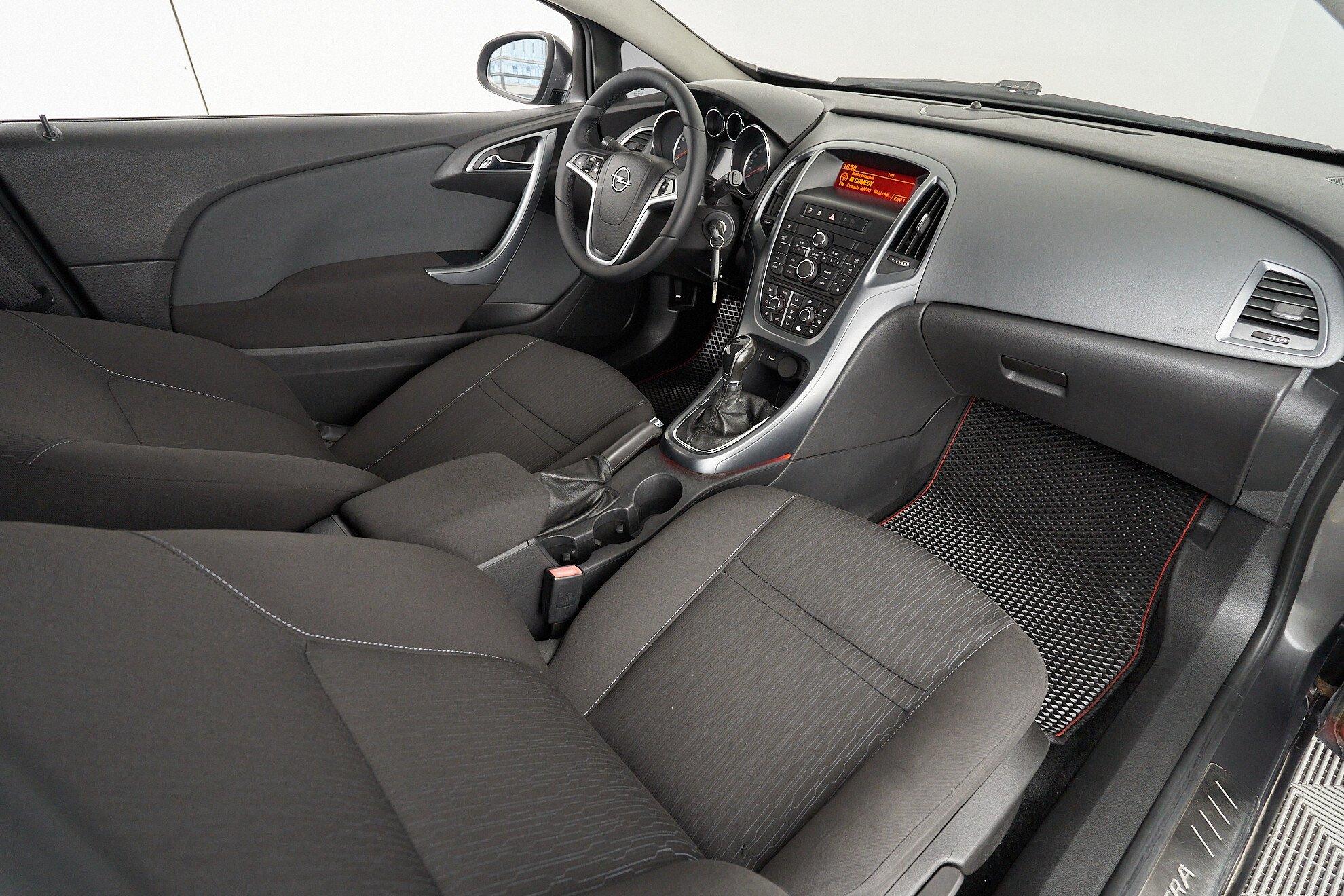 Opel Astra 2015, серый