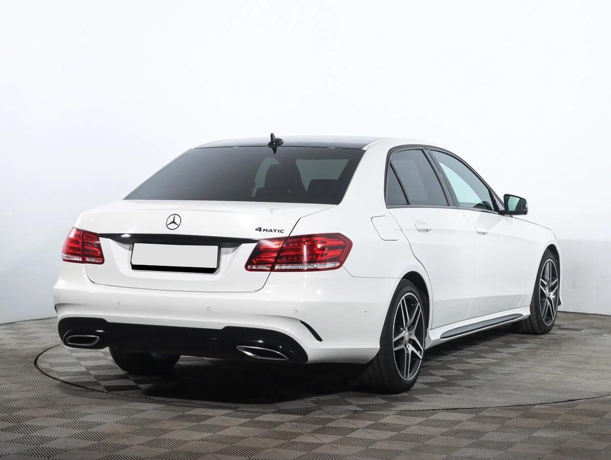 Mercedes-Benz E-Класс 2014, белый