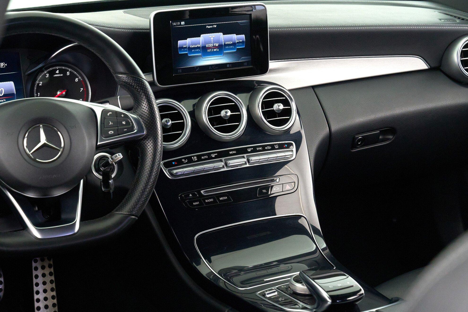 Mercedes-Benz C-Класс 2014, белый