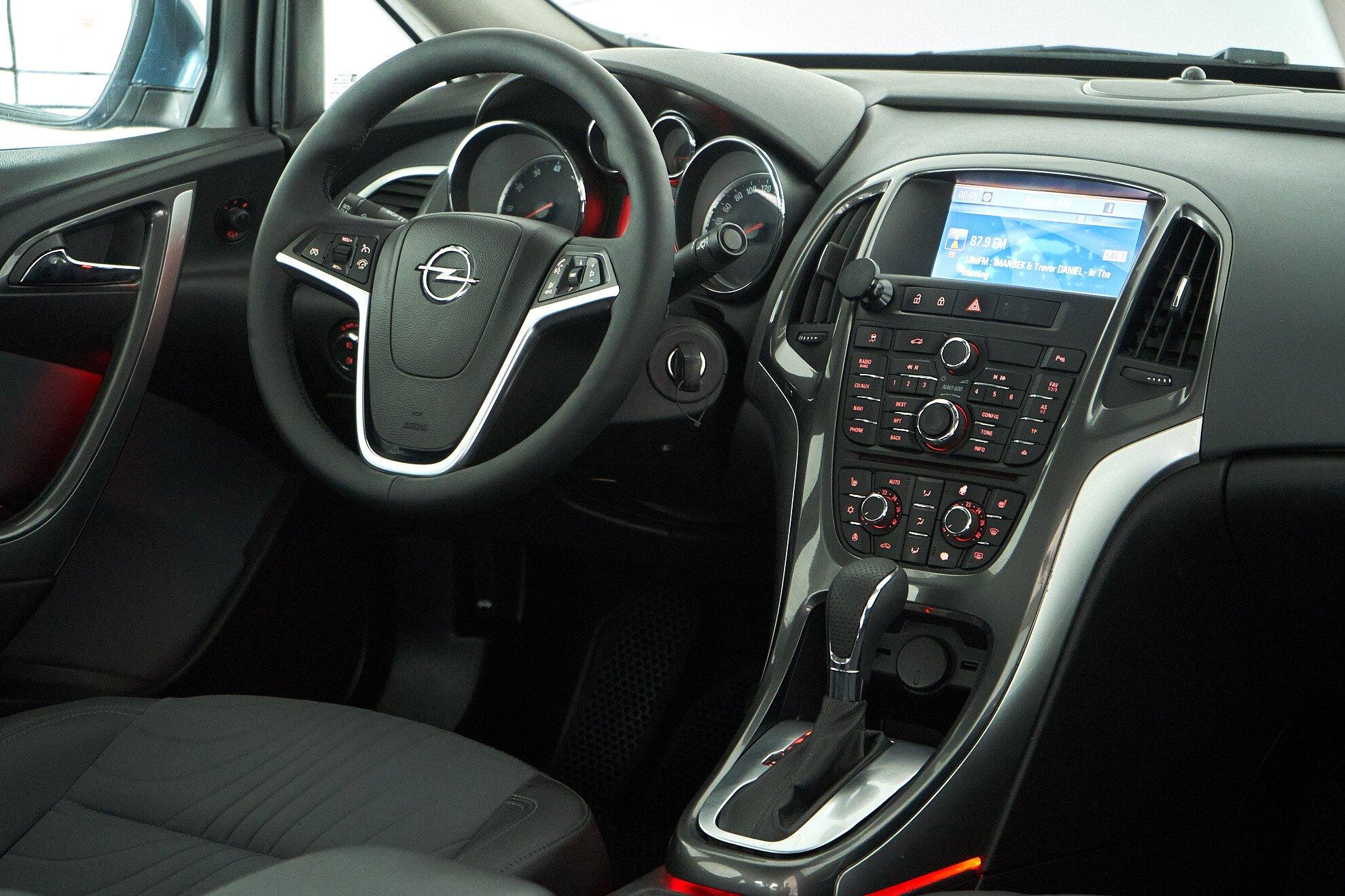 Opel Astra 2014, синий