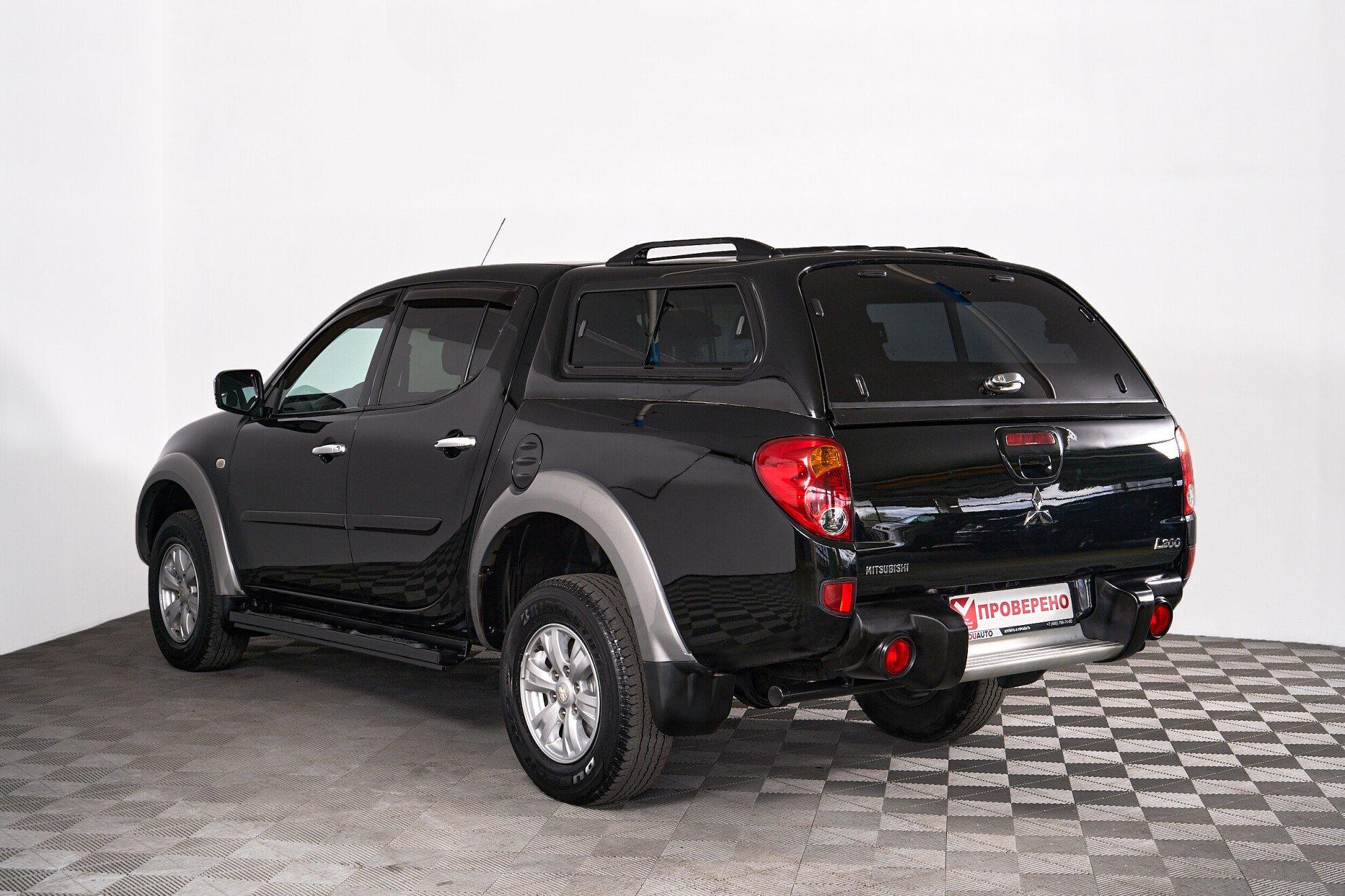 Mitsubishi L200 2014, черный