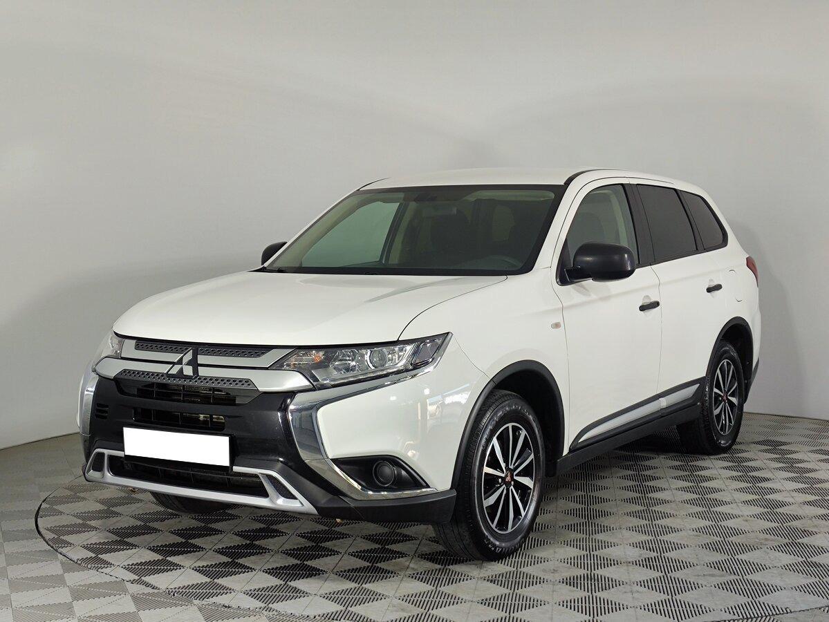 Mitsubishi Outlander 2020, белый