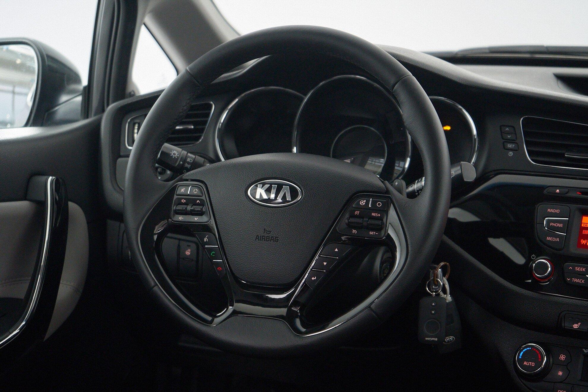 Kia Ceed 2015, серый