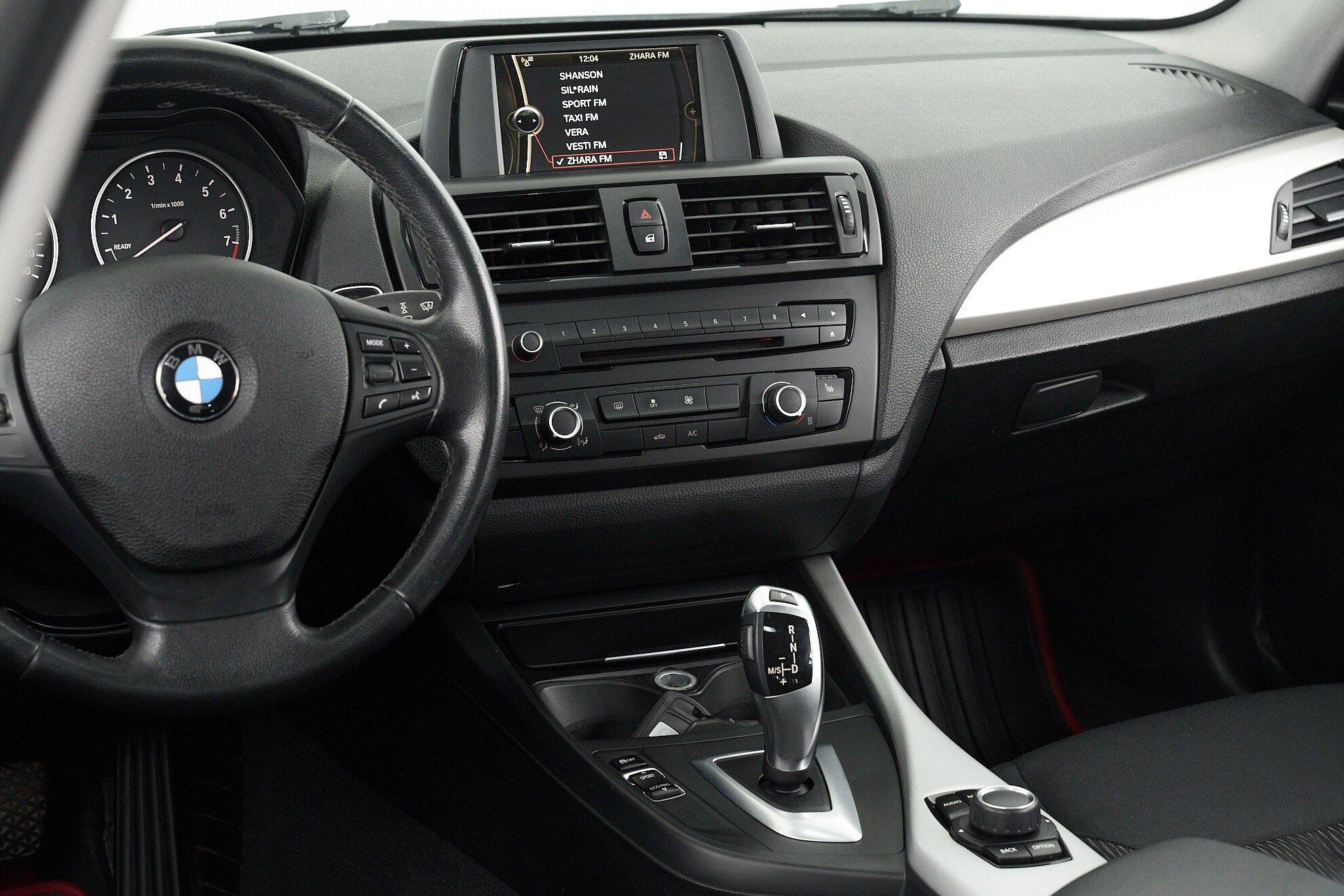 BMW 1 серии 2012, белый