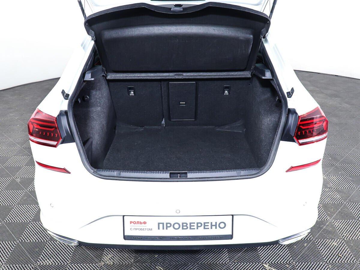 Volkswagen Polo 2022, белый