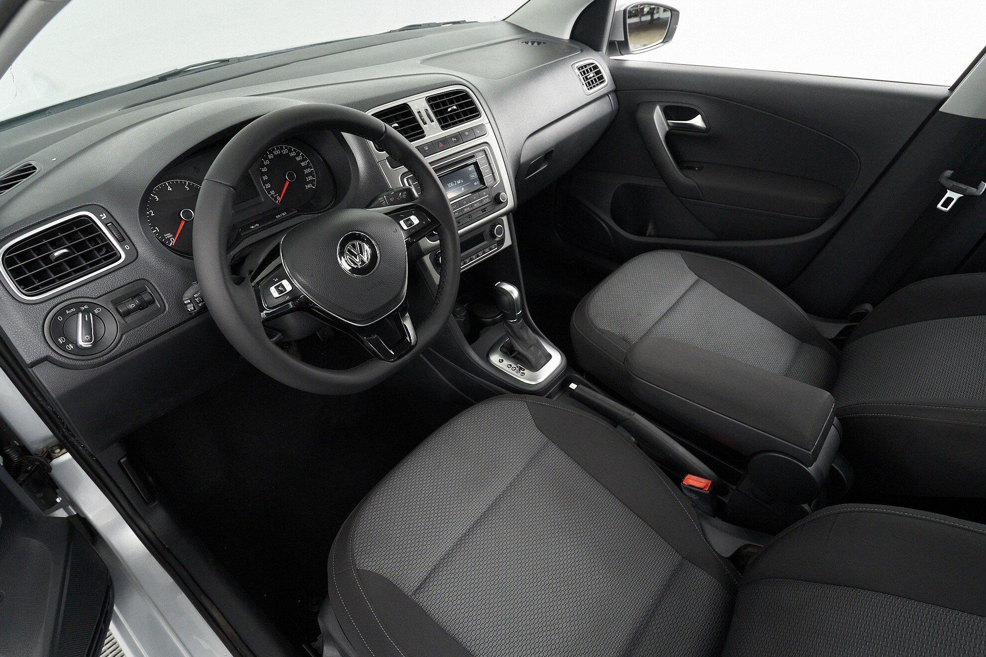 Volkswagen Polo 2018, серебряный