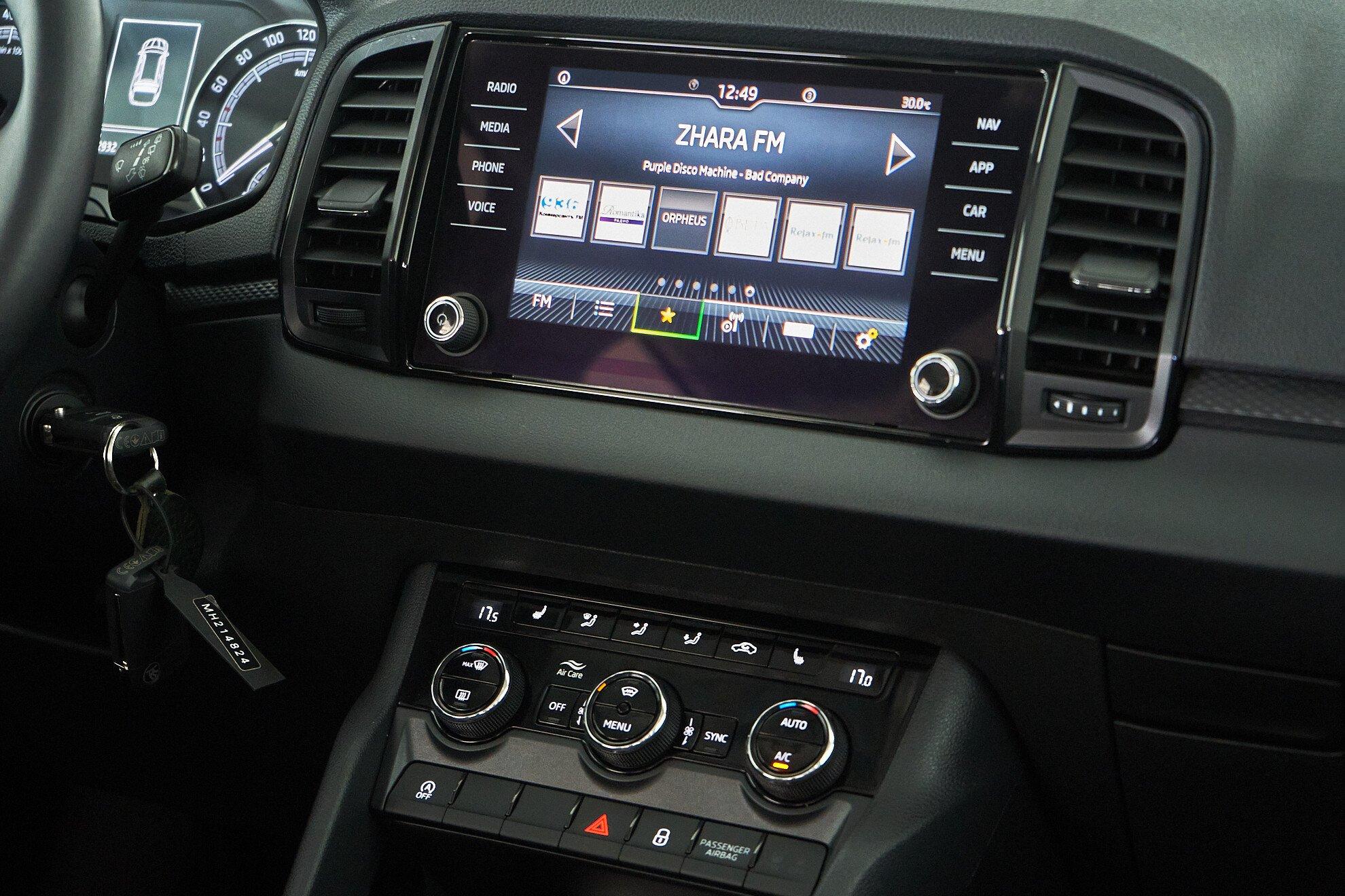Skoda Karoq 2021, зеленый