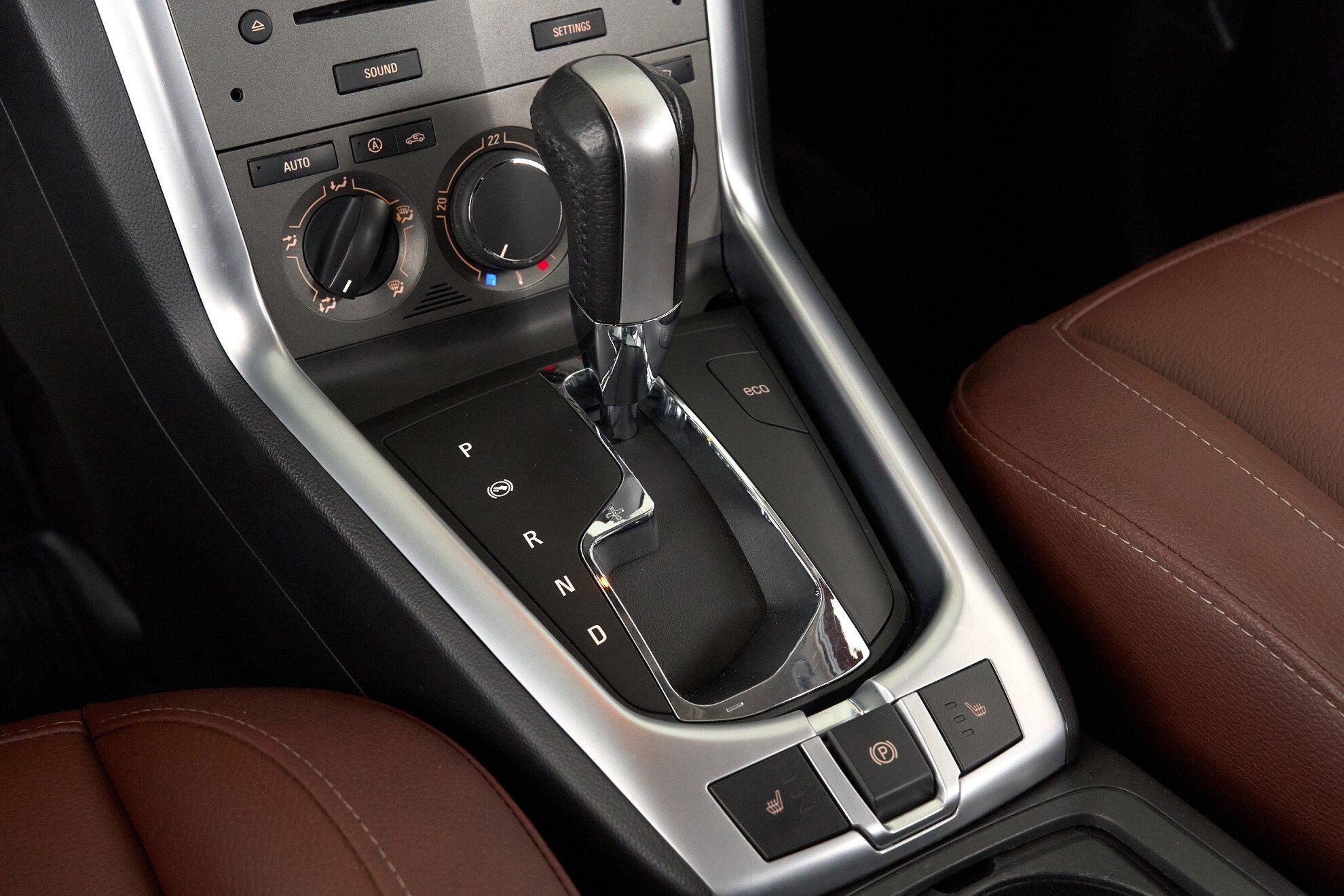 Opel Antara 2013, черный