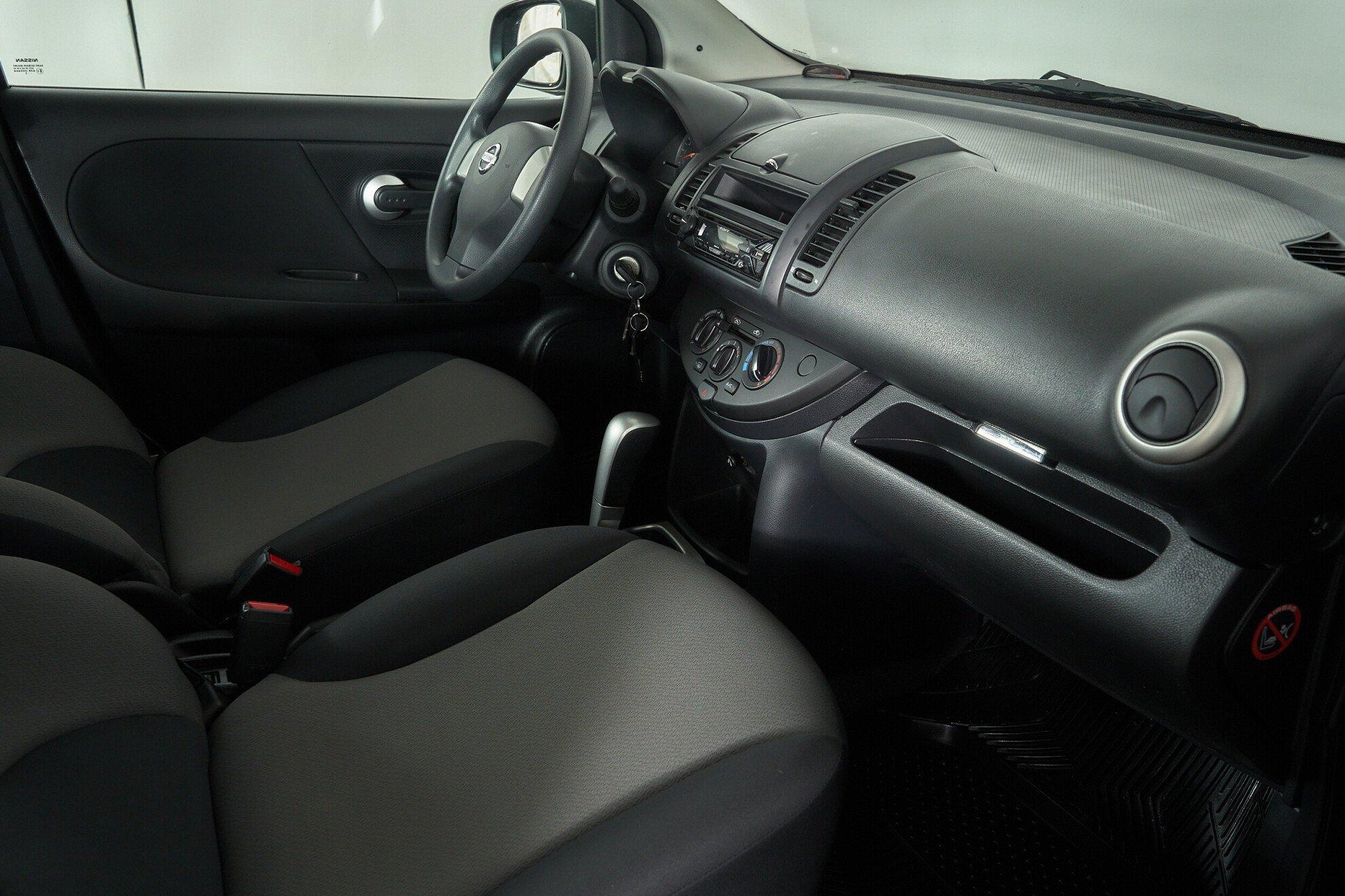 Nissan Note 2013, серый