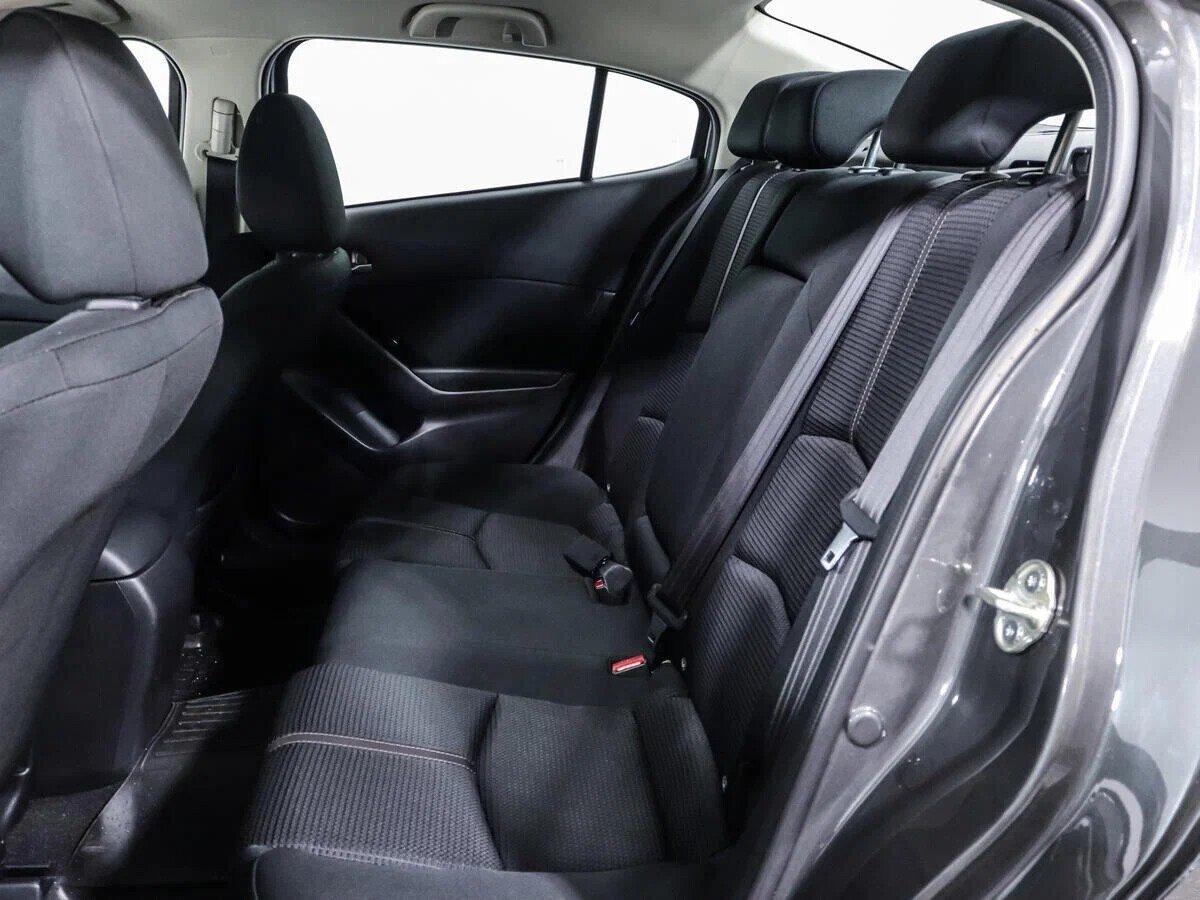 Mazda 3 2018, серый
