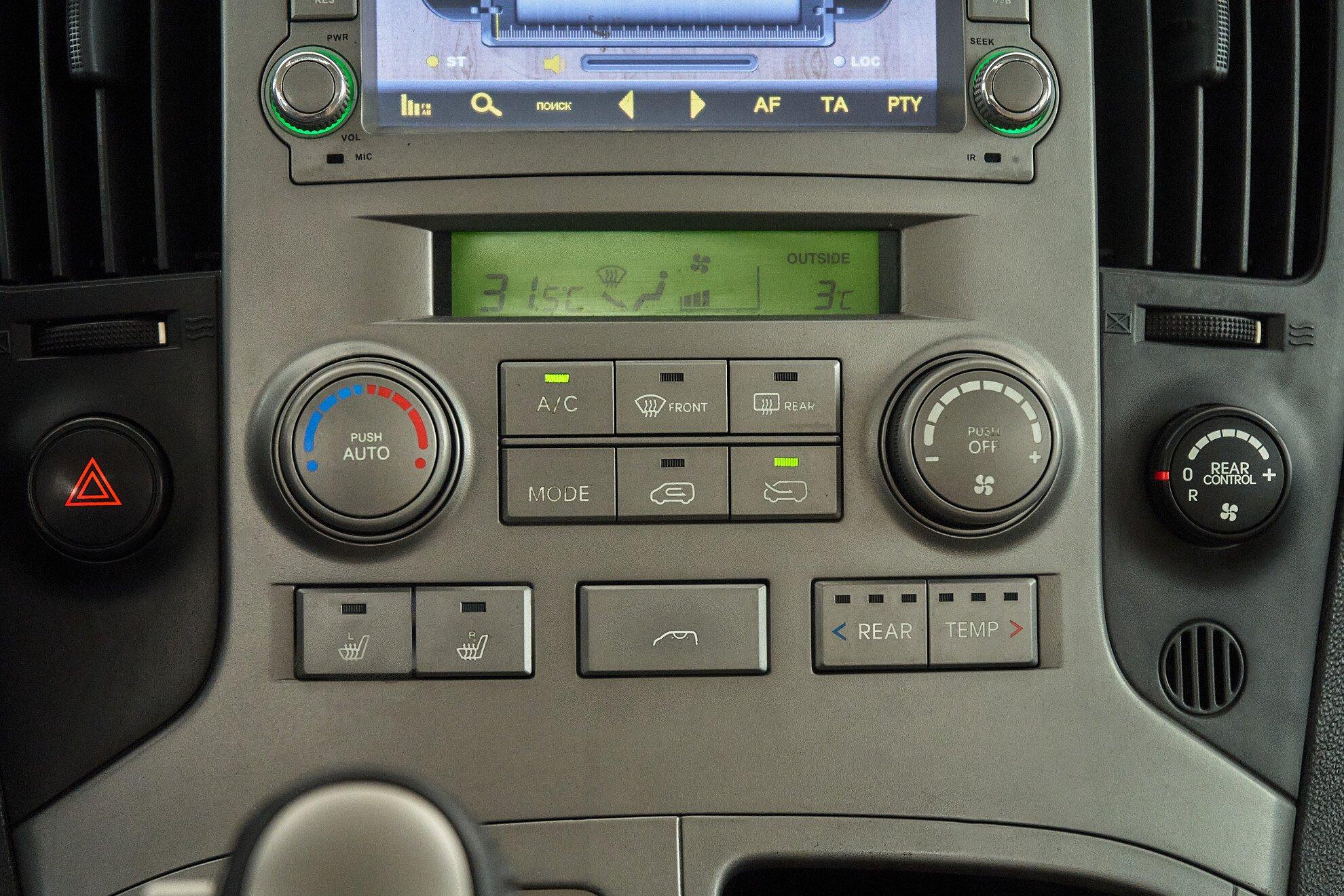Hyundai Grand Starex 2008, серебряный