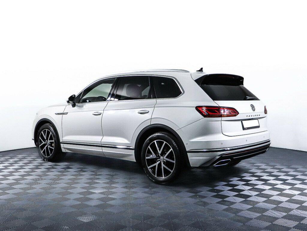 Volkswagen Touareg 2020, белый