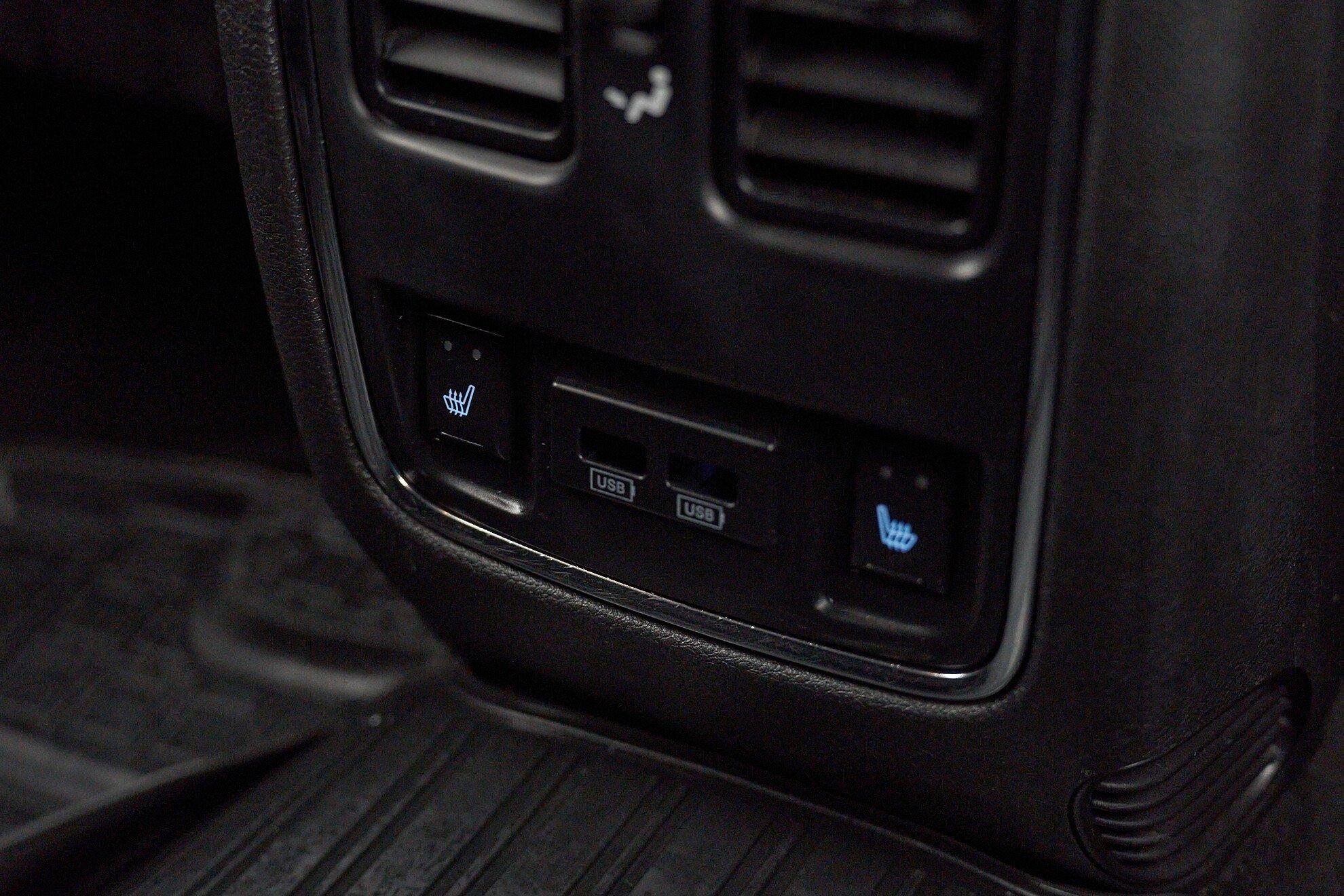 Jeep Grand Cherokee 2013, черный