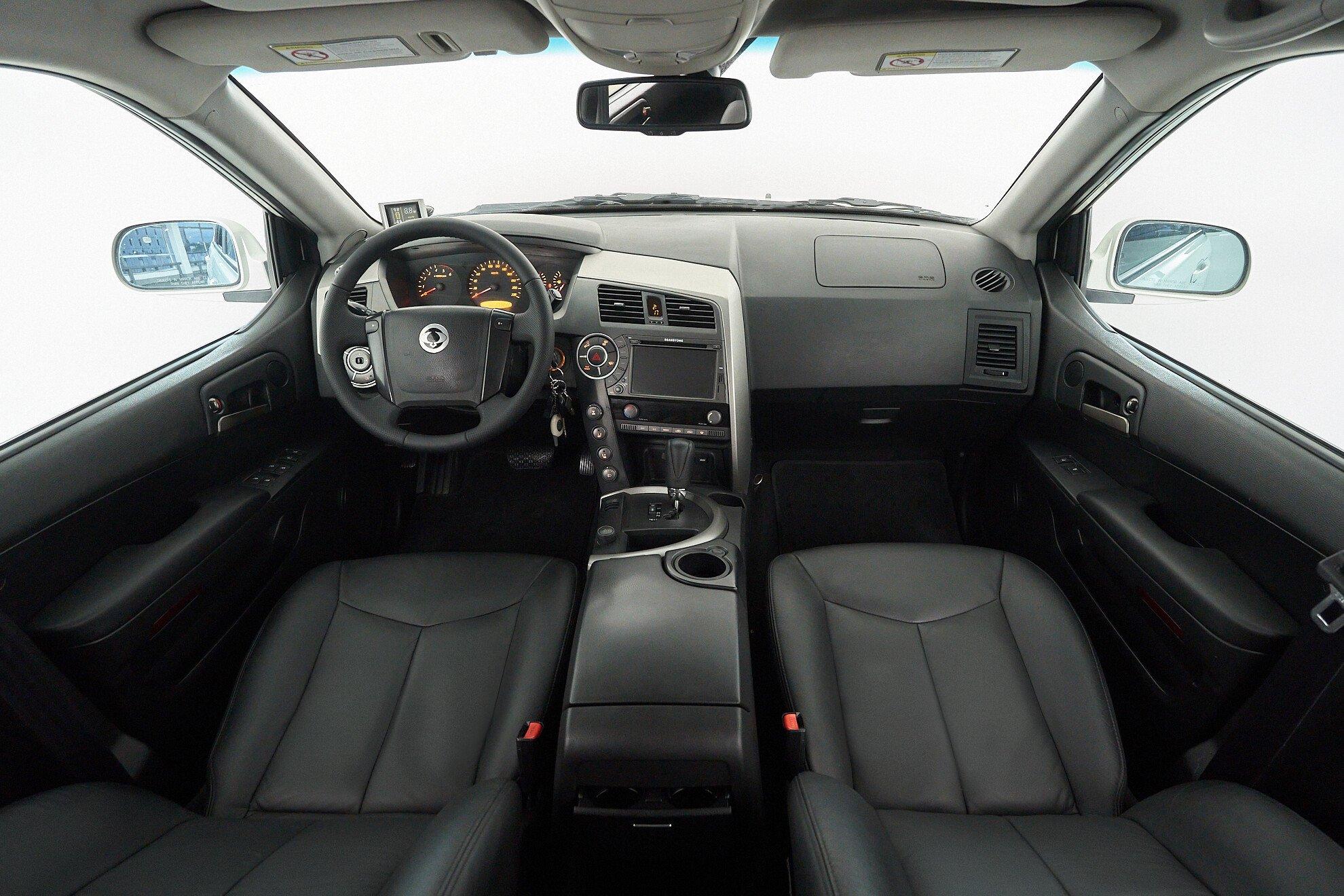 SsangYong Kyron 2013, белый