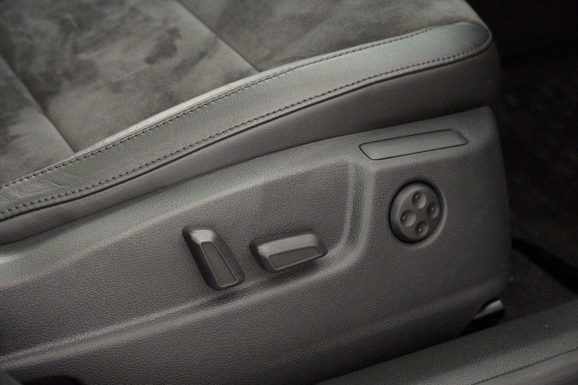 Skoda Superb 2011, черный