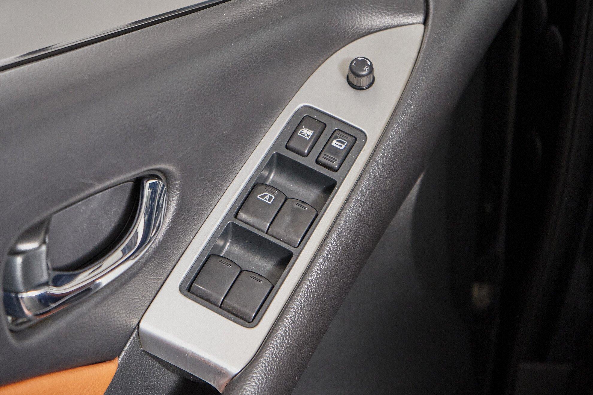 Nissan Murano 2011, черный