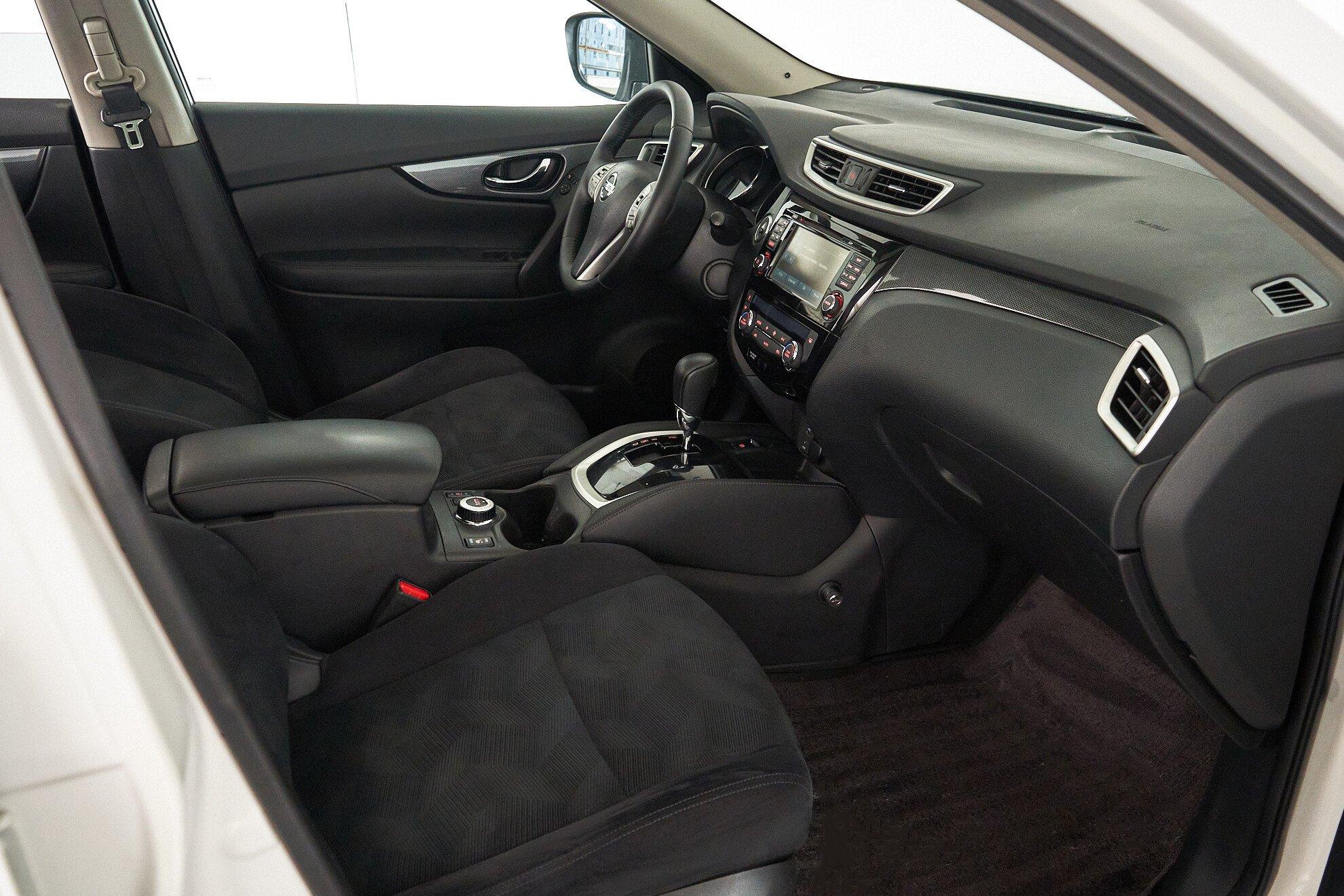 Nissan X-Trail 2015, белый