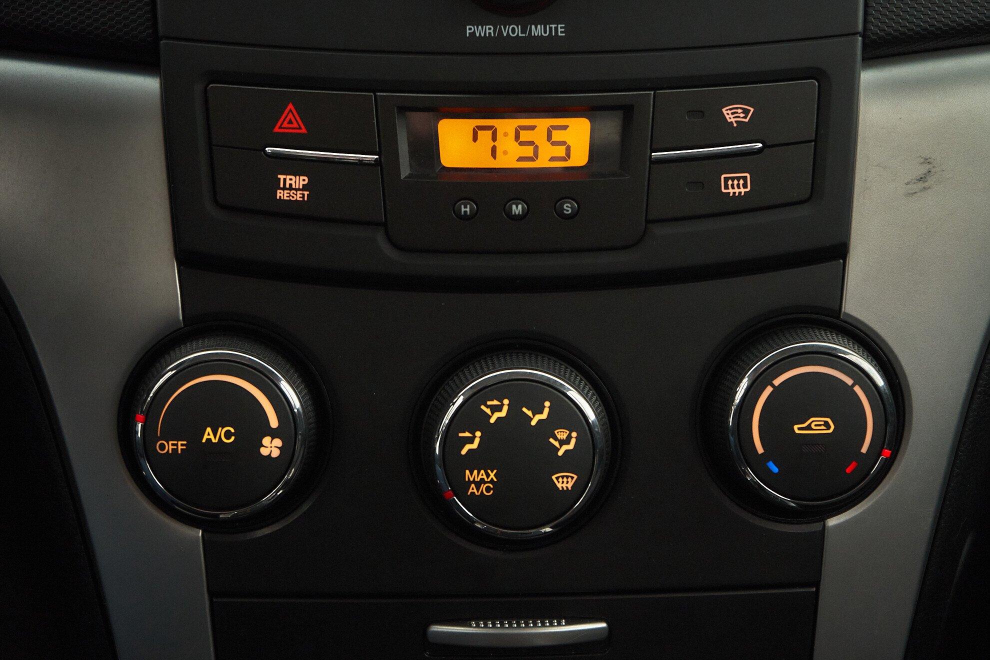 SsangYong Actyon 2012, серебряный