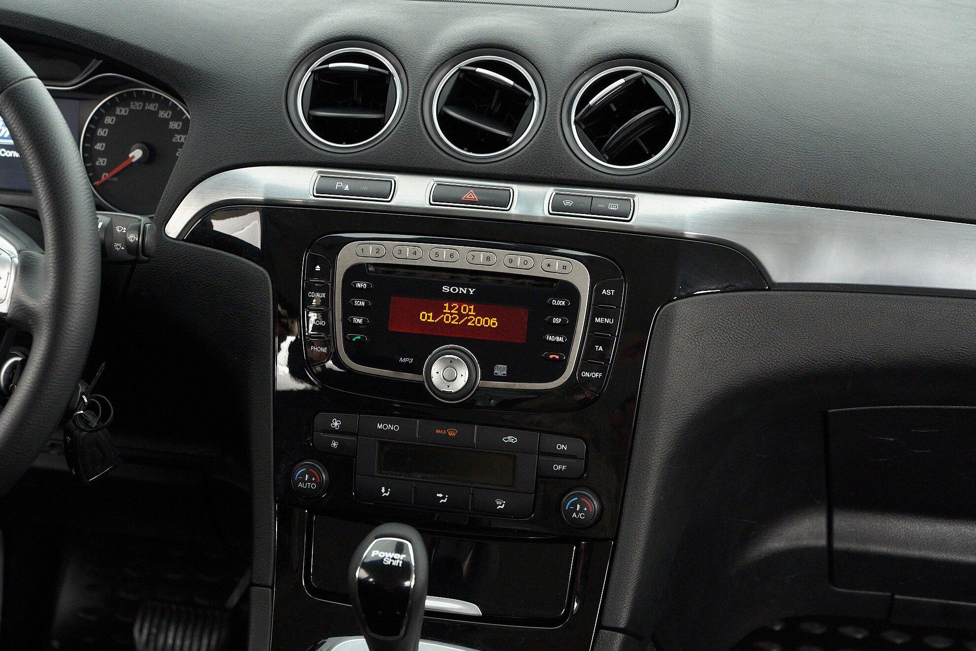 Ford S-MAX 2012, белый