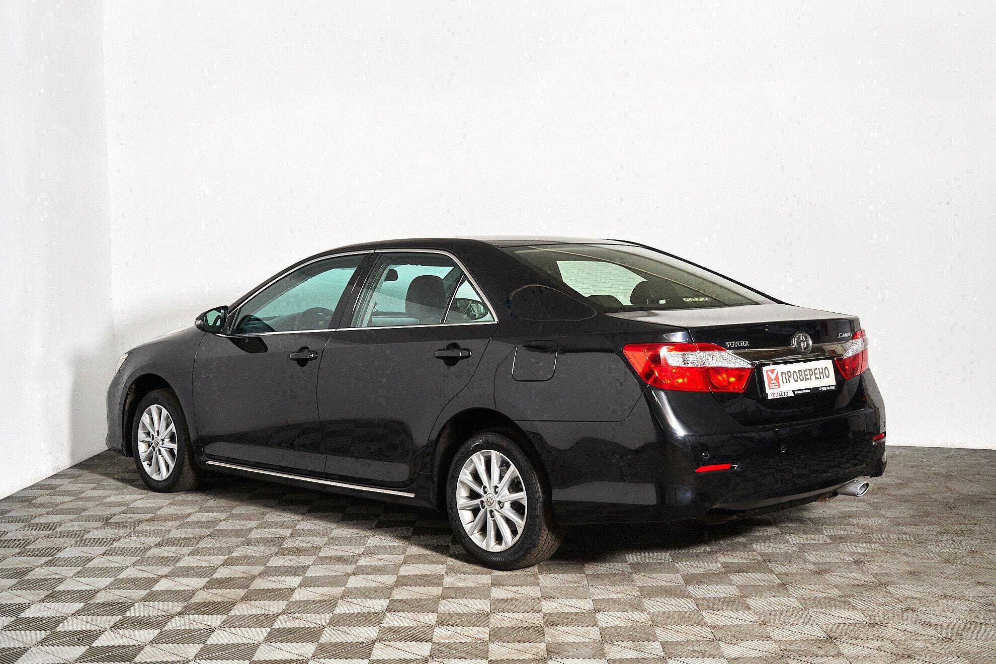 Toyota Camry 2014, черный