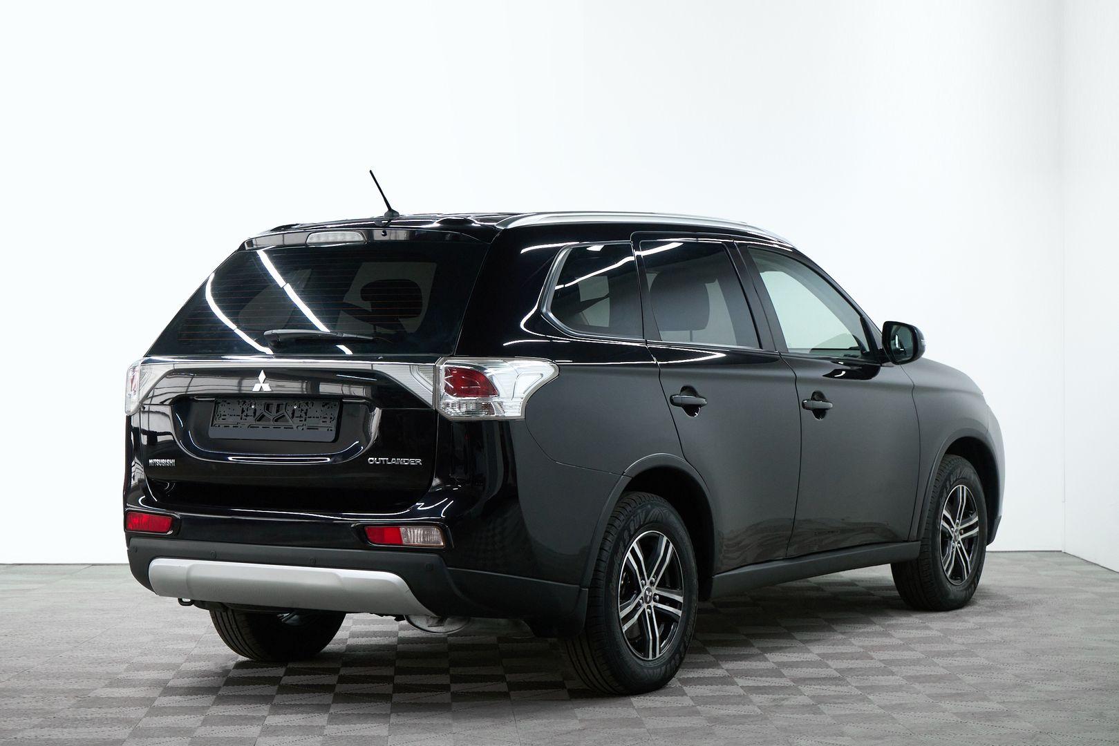 Mitsubishi Outlander 2014, черный
