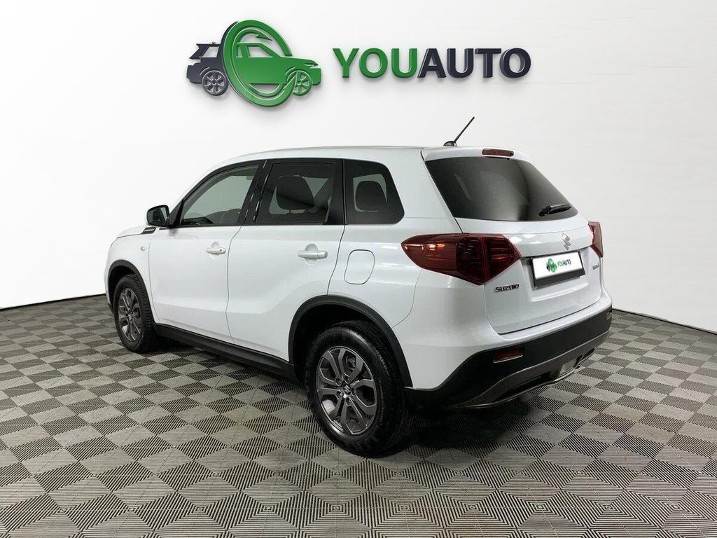 Suzuki Vitara 2019, белый