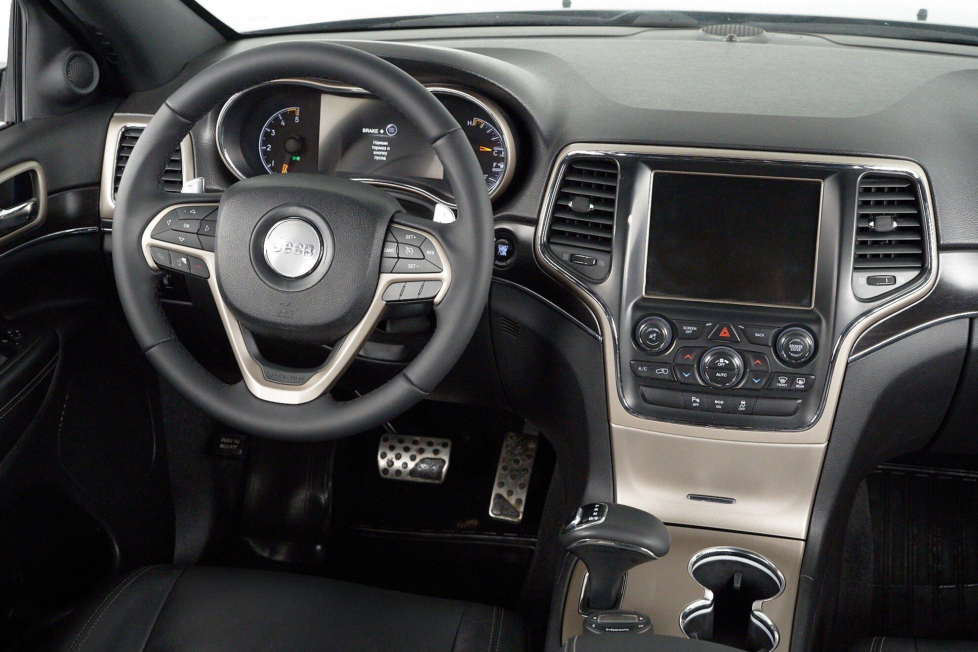 Jeep Grand Cherokee 2013, черный