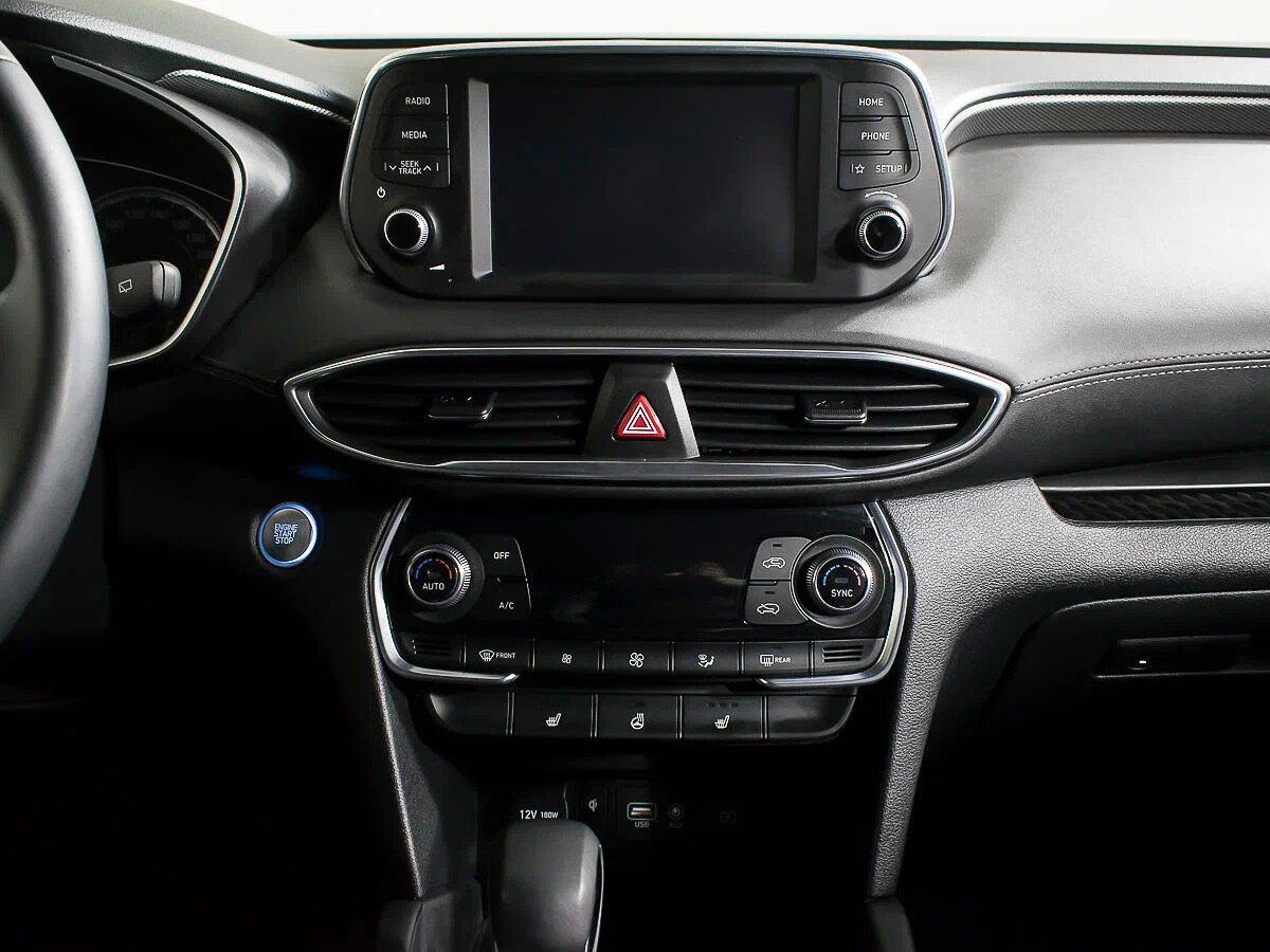Hyundai Santa Fe 2019, серебряный