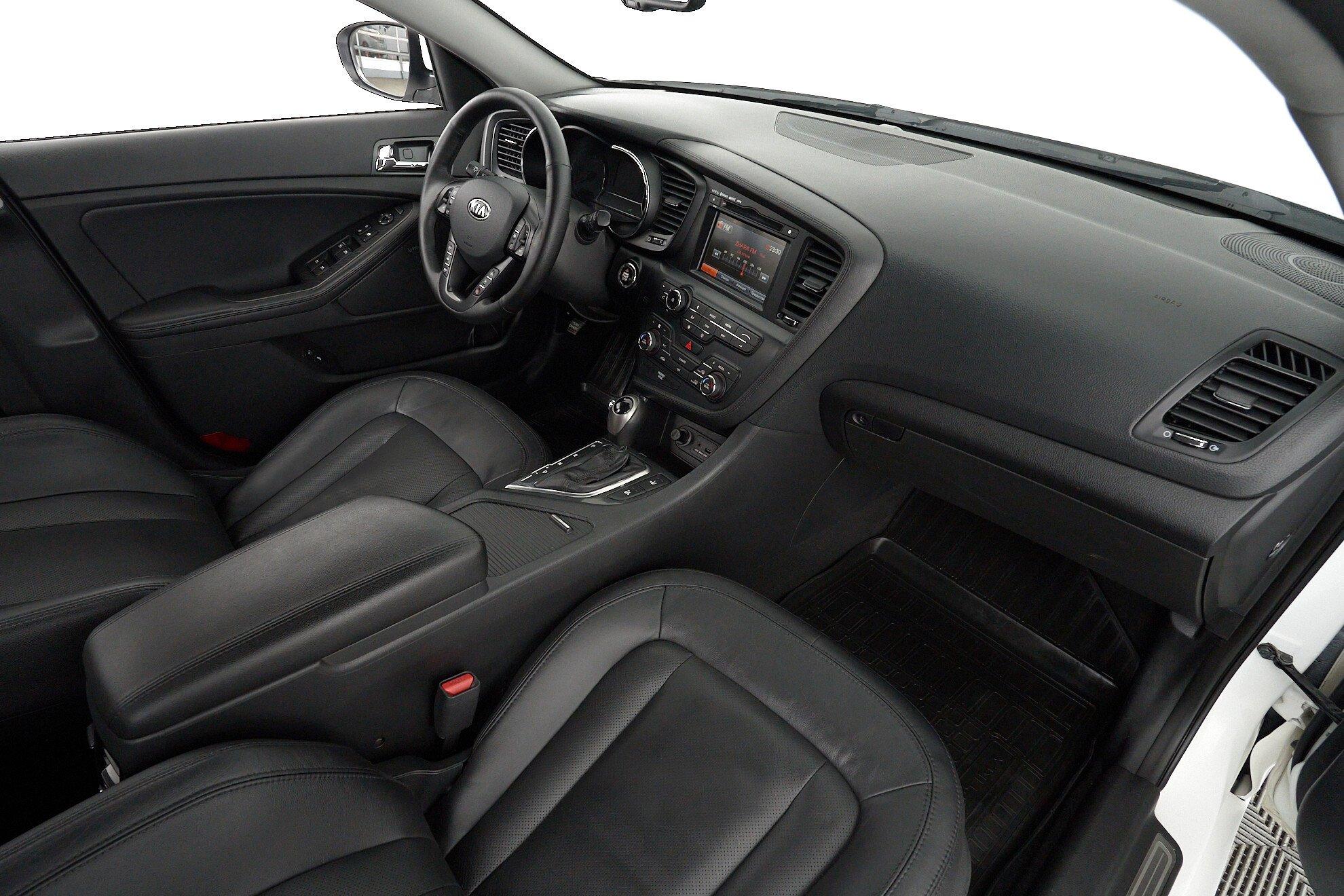 Kia Optima 2012, белый