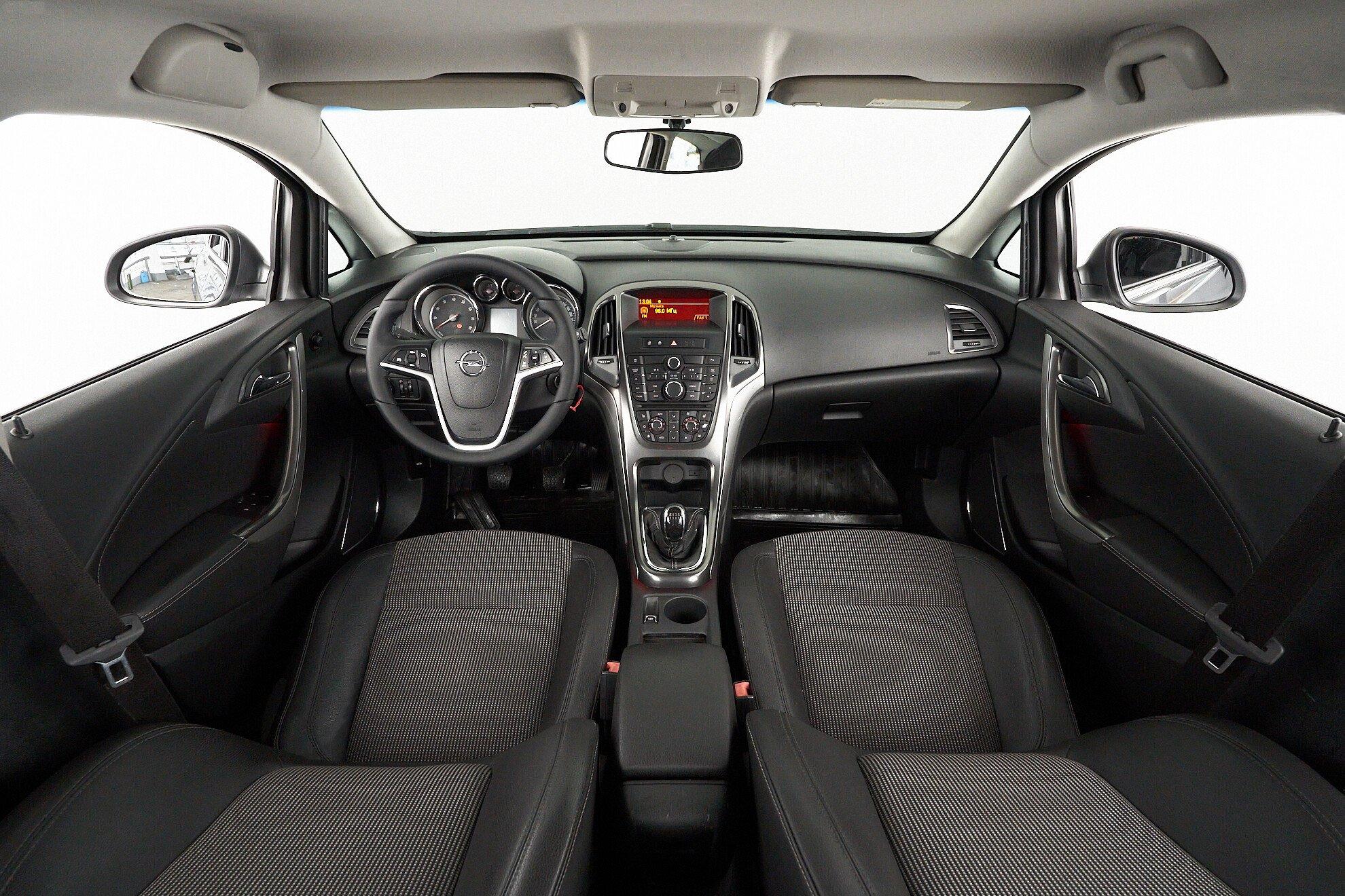Opel Astra 2011, серый
