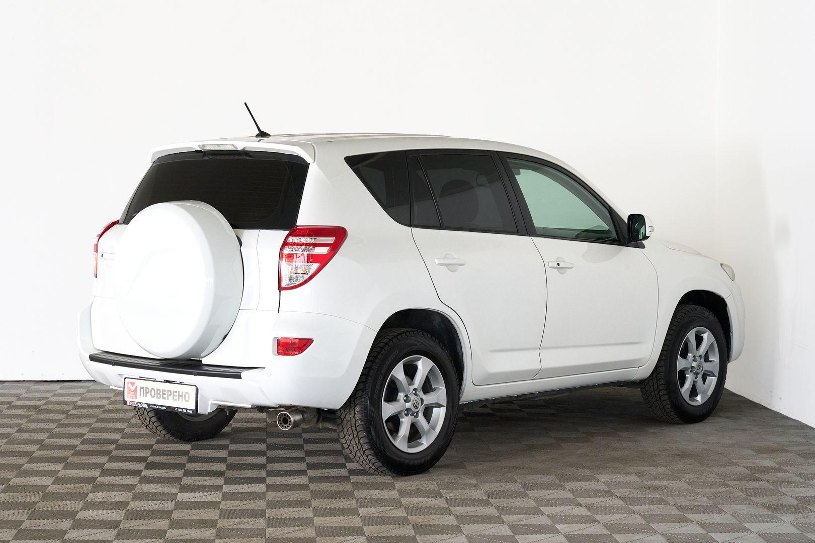 Toyota RAV4 2011, белый