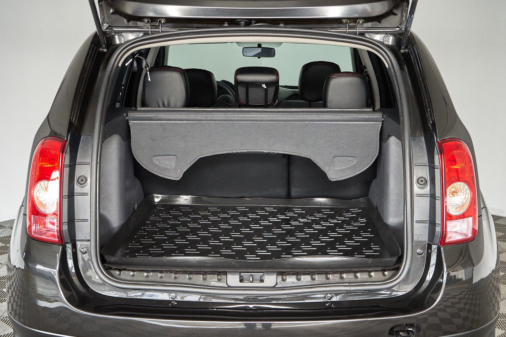 Renault Duster 2015, черный