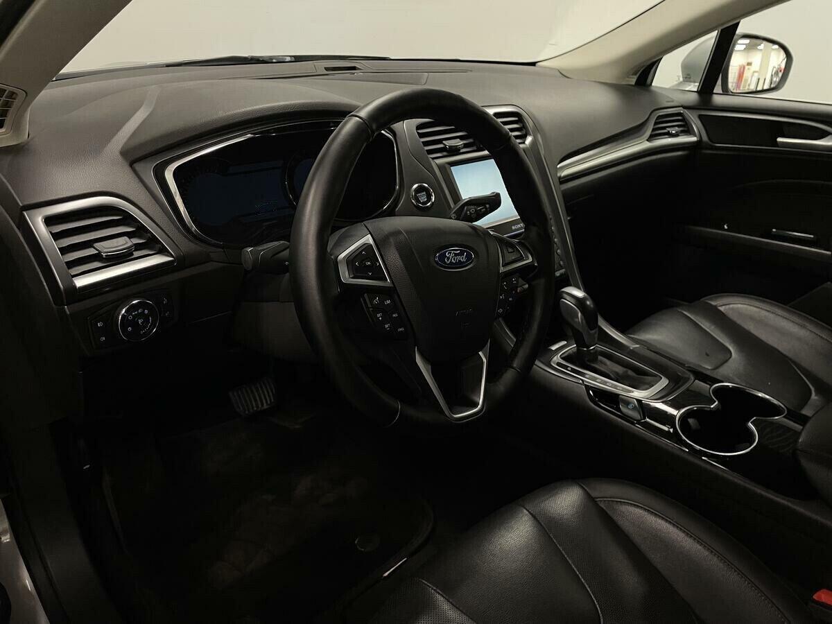 Ford Mondeo 2017, серебряный