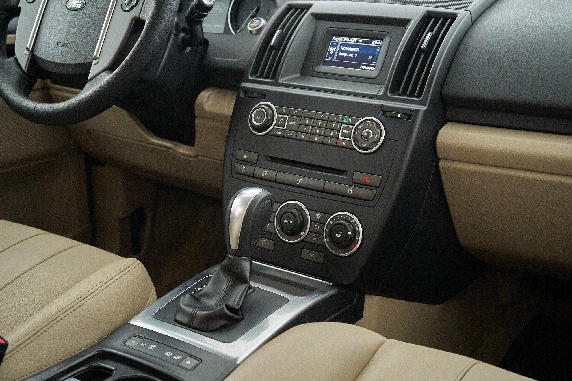 Land Rover Freelander 2013, белый