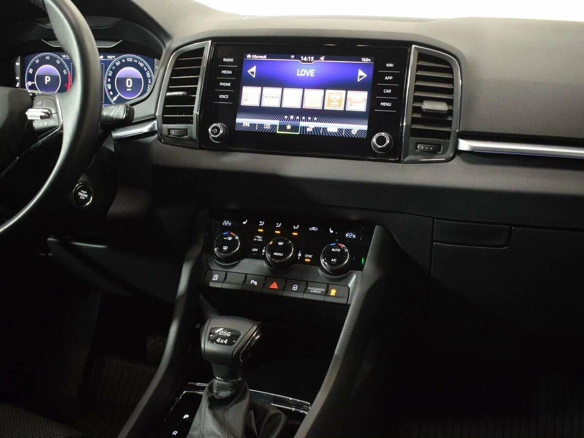 Skoda Karoq 2021, синий