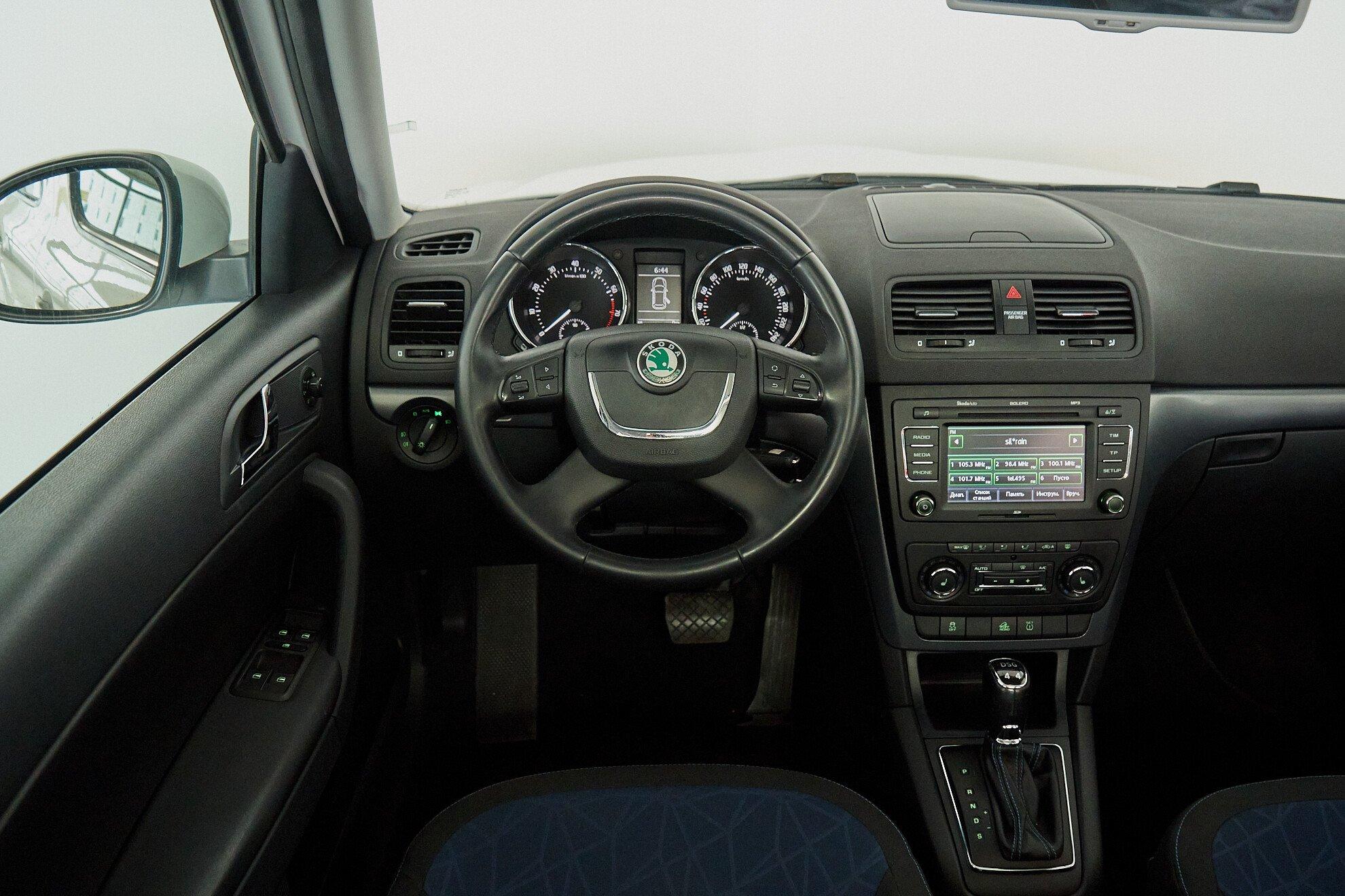 Skoda Yeti 2013, белый