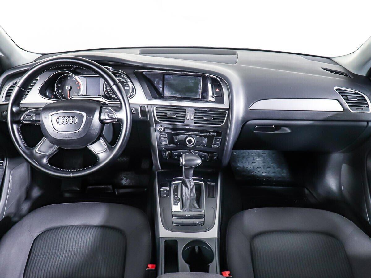Audi A4 2015, белый