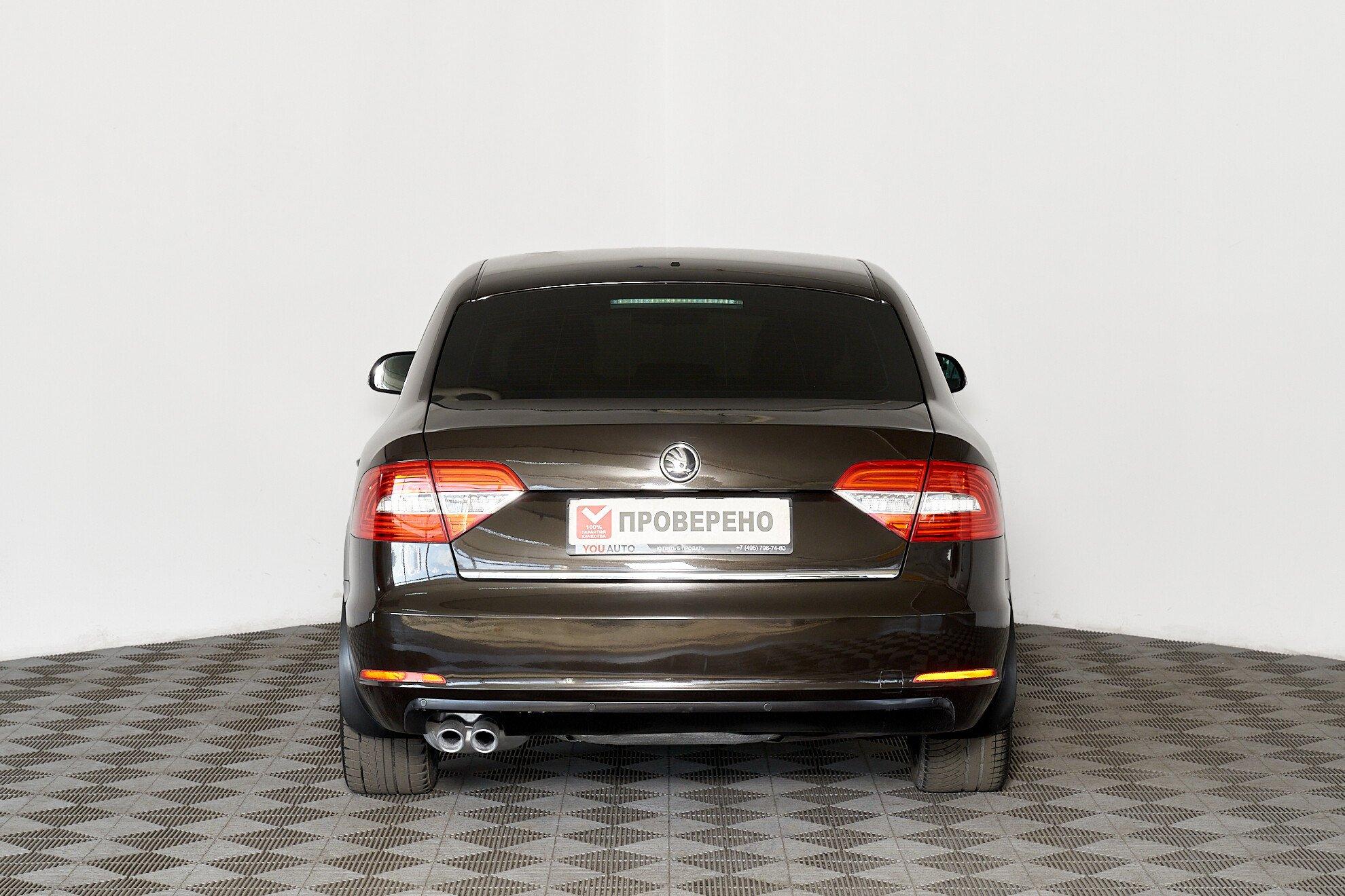 Skoda Superb 2014, коричневый