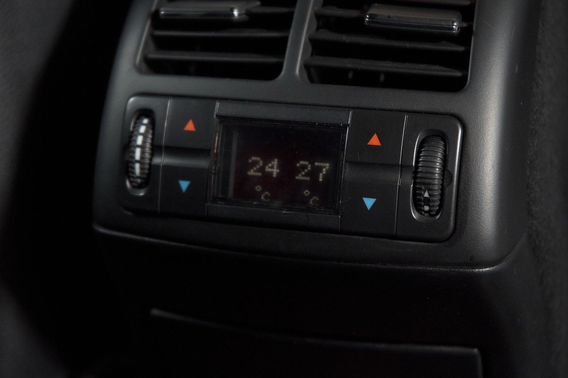 Mercedes-Benz E-Класс 2008, черный